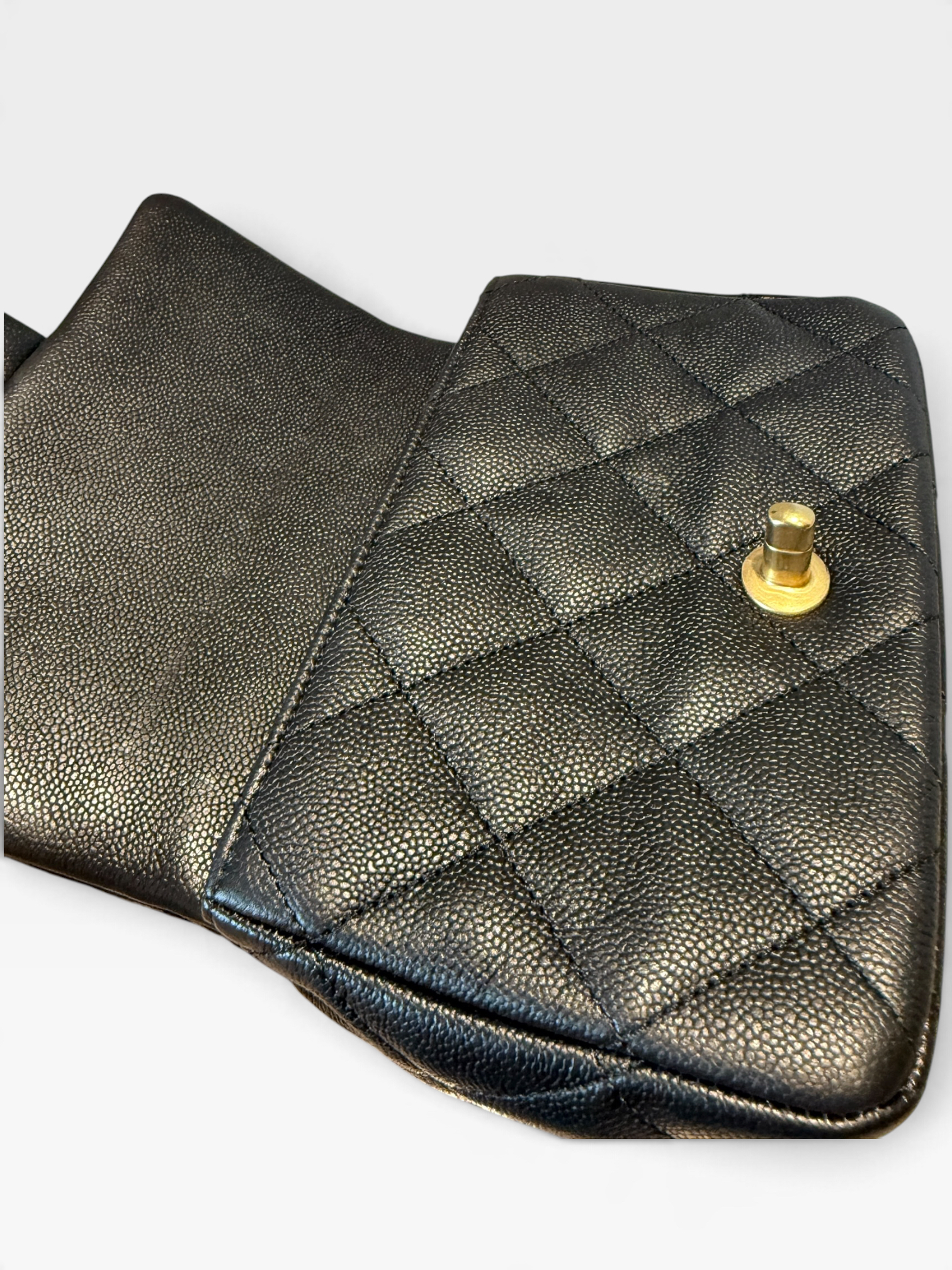 Pre-Owned Chanel 23P Sweetheart Crush Flap Bag / Product Code: 10123