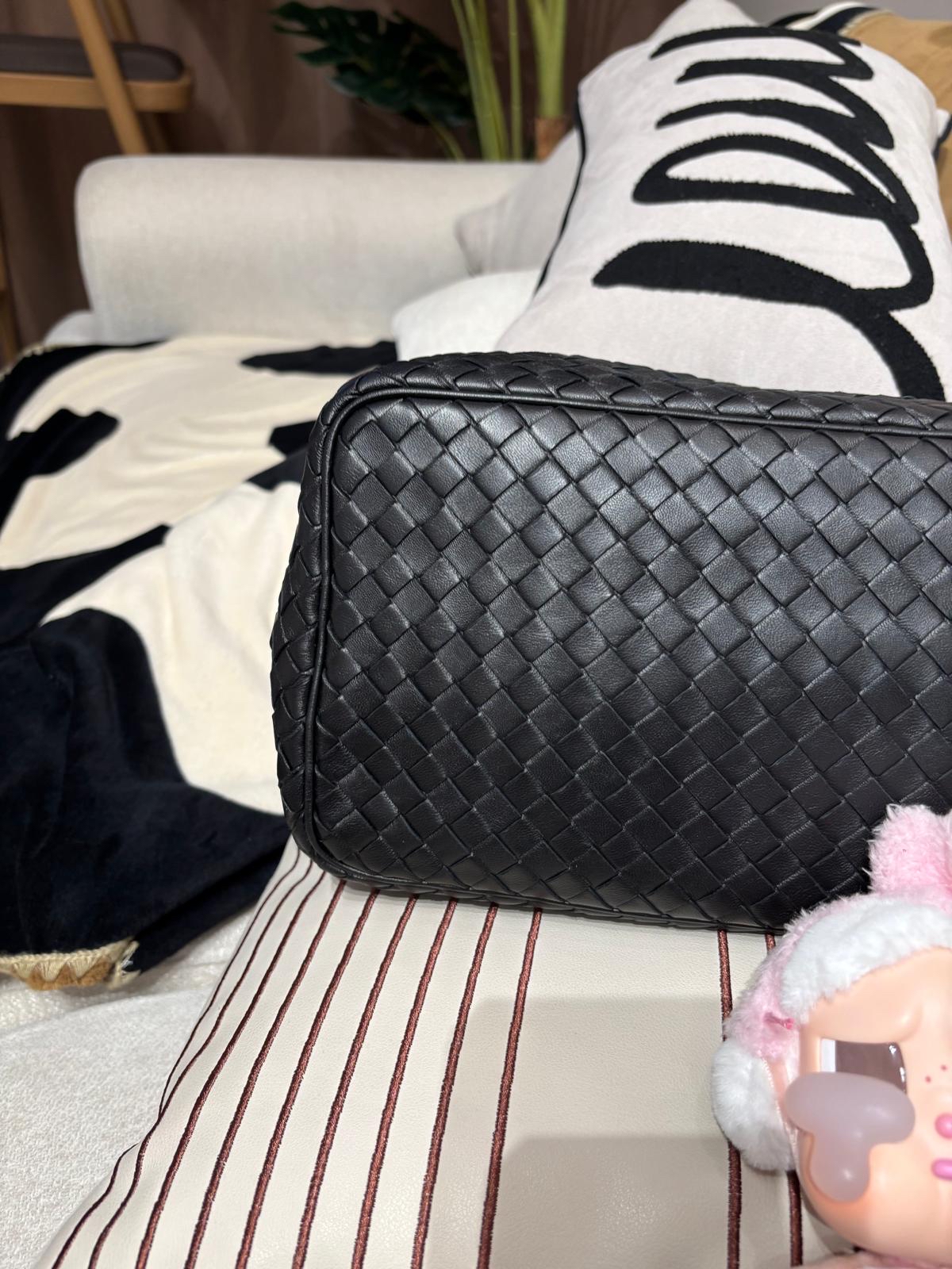 Bottega Veneta BV hobo bag  100%Authentic,95%new✅dust bag
