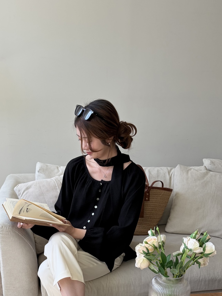 Eloise Tie-Neck Blouse (Black)