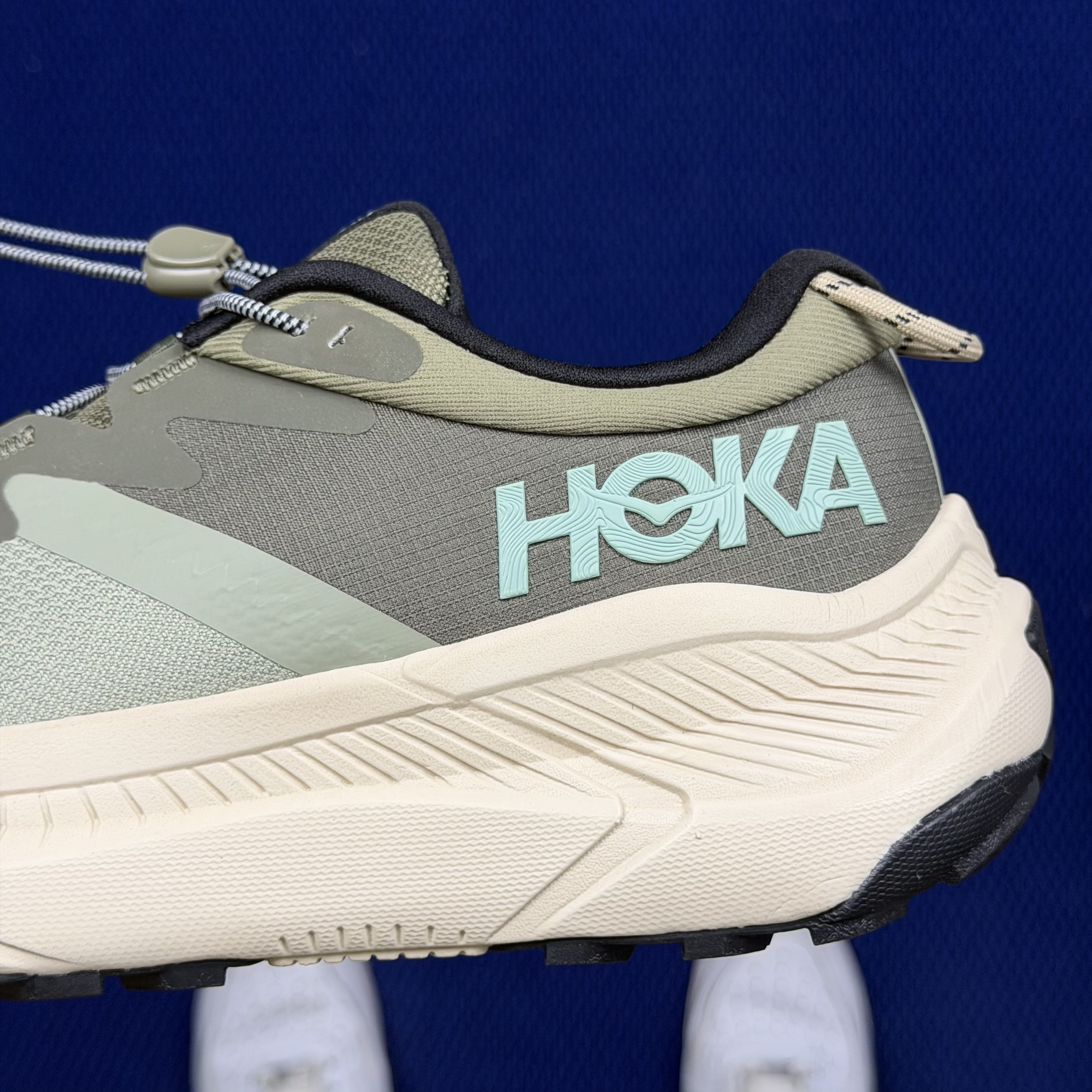Hoka One One Transport