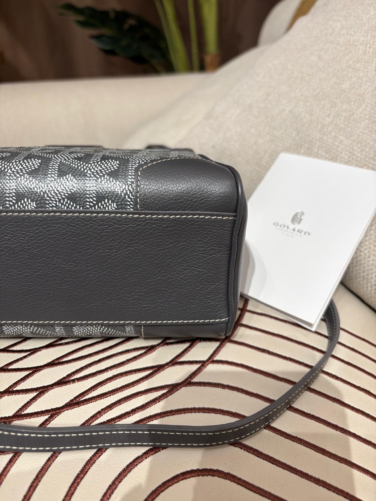 Goyard Saigon mini Grey 100%Authentic ,98%new ✅專門店收據✅strap✅dust bag