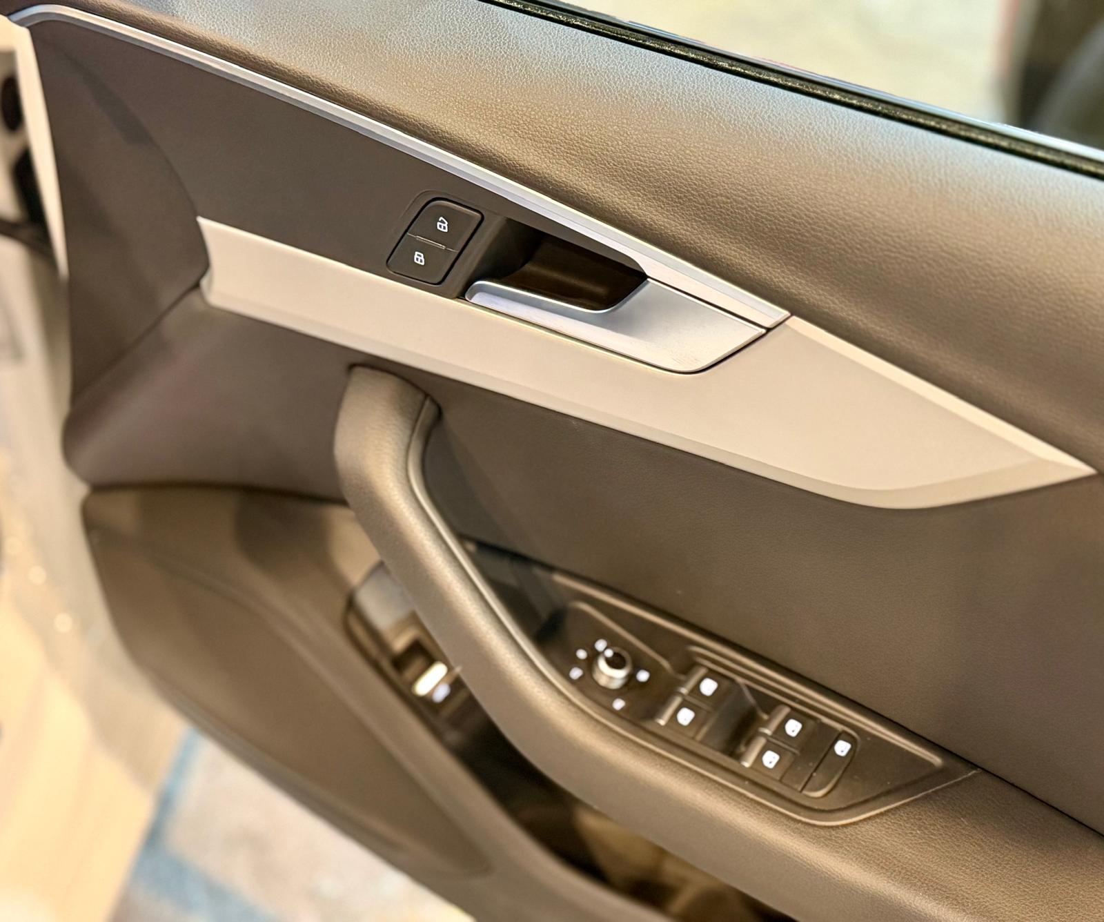 Audi A4 Sedan 30TFSI S-Line 2016