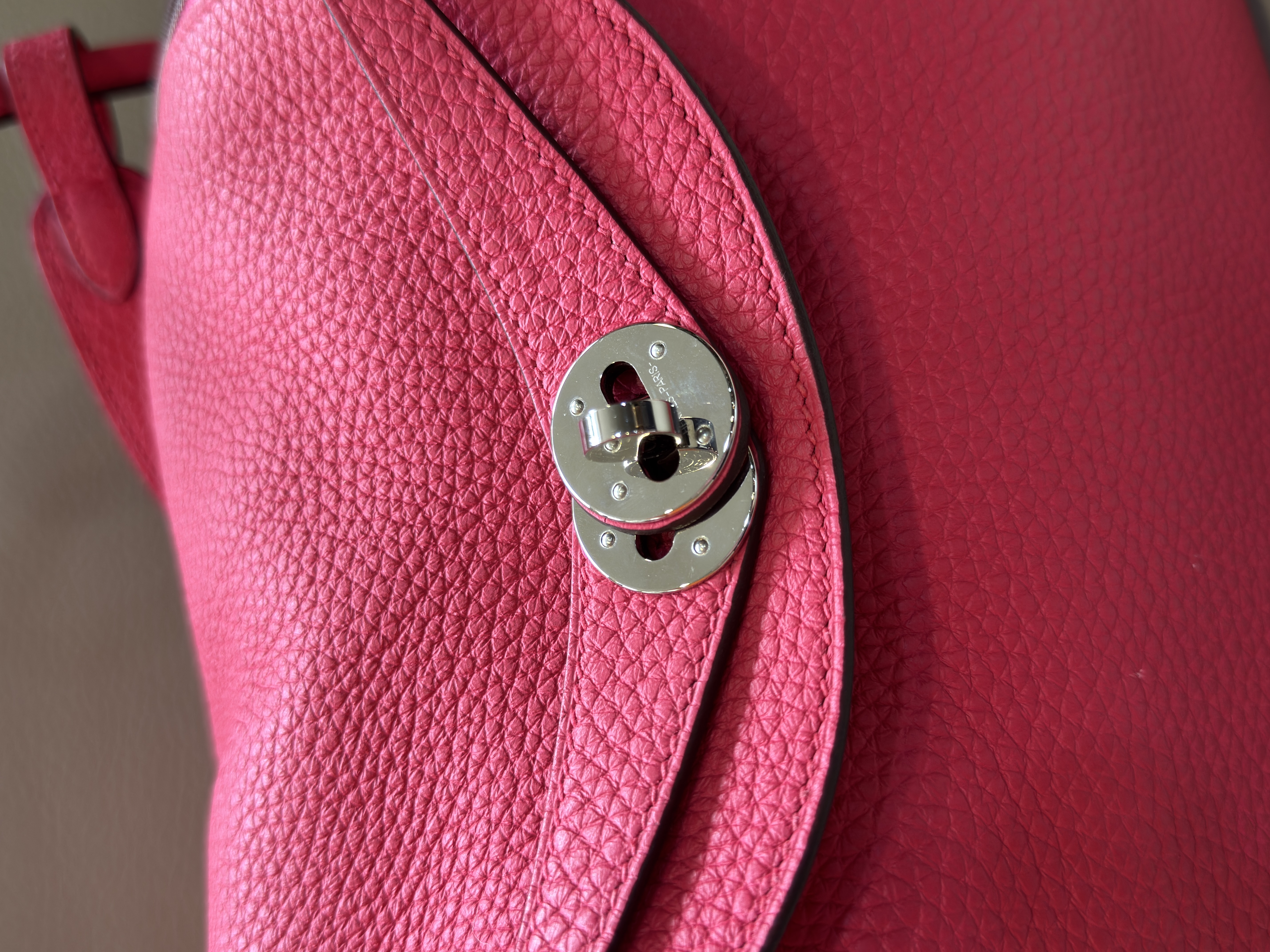 Pre-Owned HERMES Lindy 26 / Stamp Y 寶石紅 / Product Code : 26042502