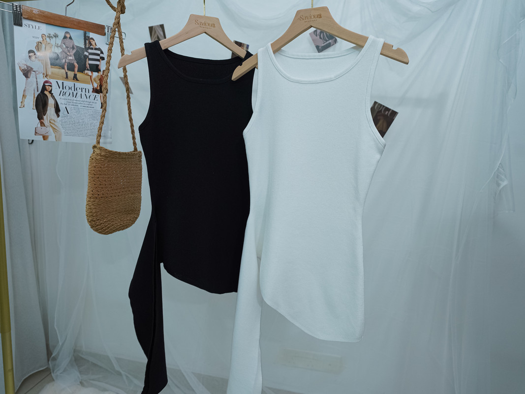 Asymmetric Hem Stretch Knit Tank Top ‖ 不对称下摆弹力针织背心上衣 KR013752