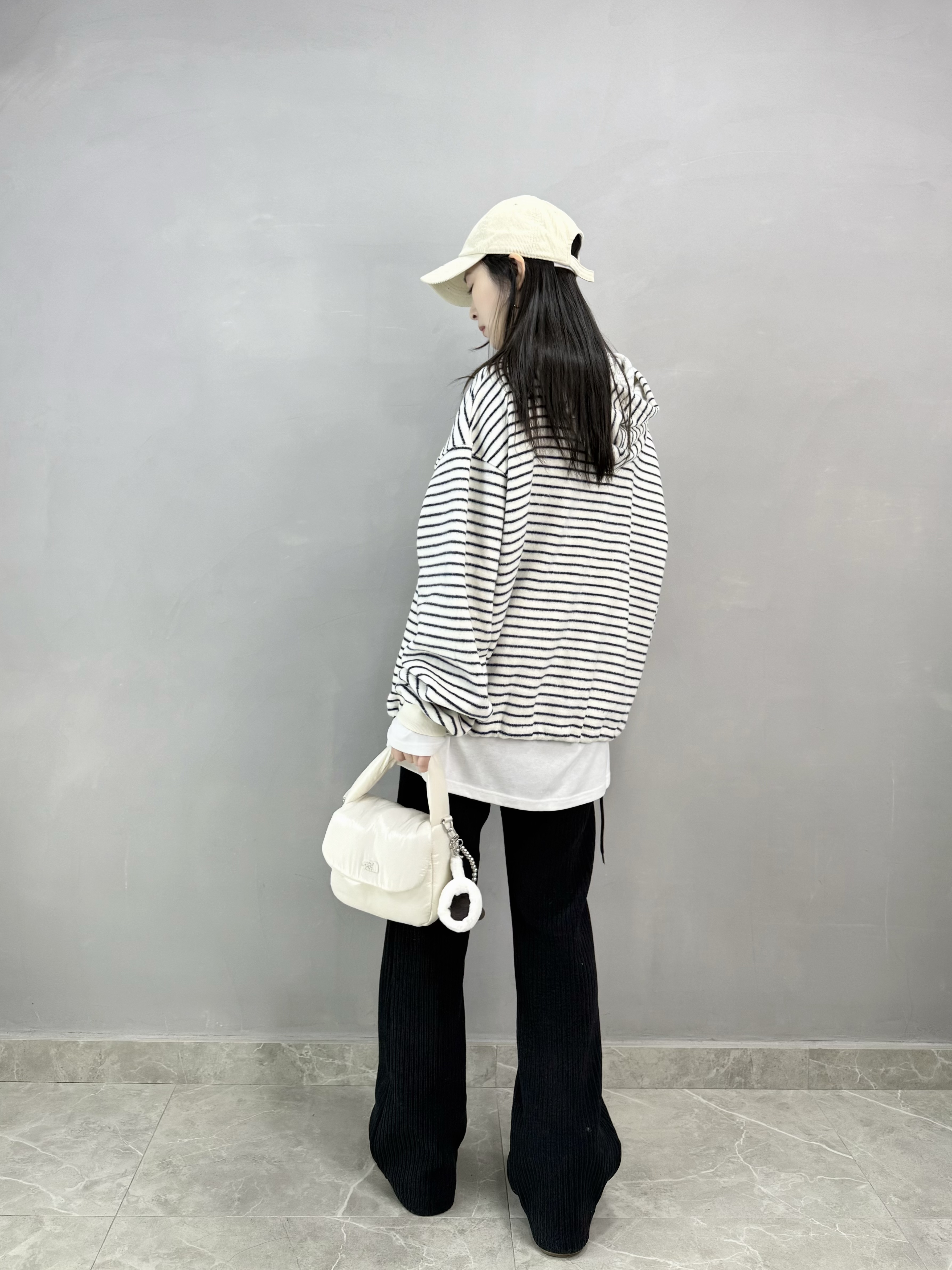 D62 絨毛橫間有帽衛衣