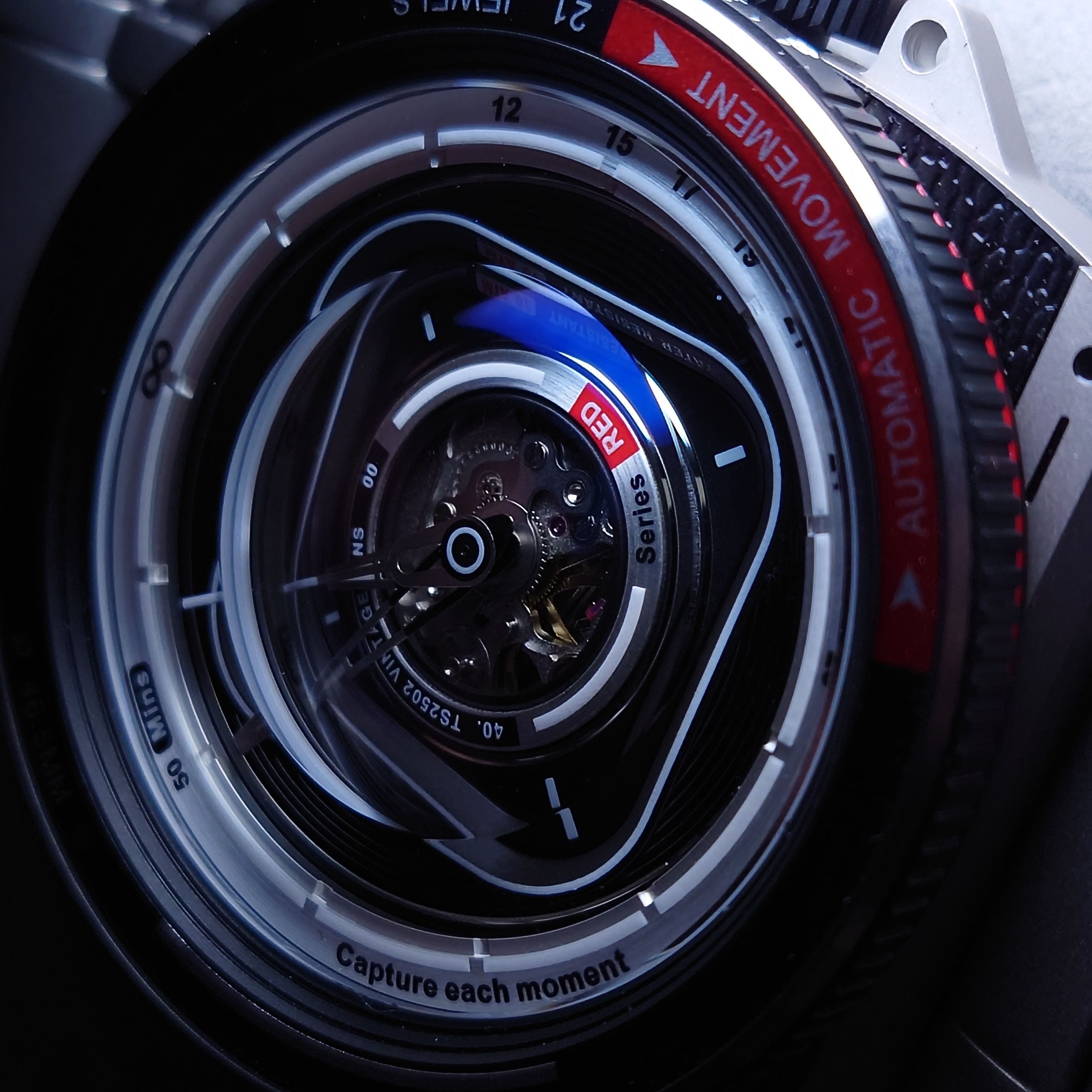 TACS AVL III Titanium -相機鏡頭自動錶TS2502A