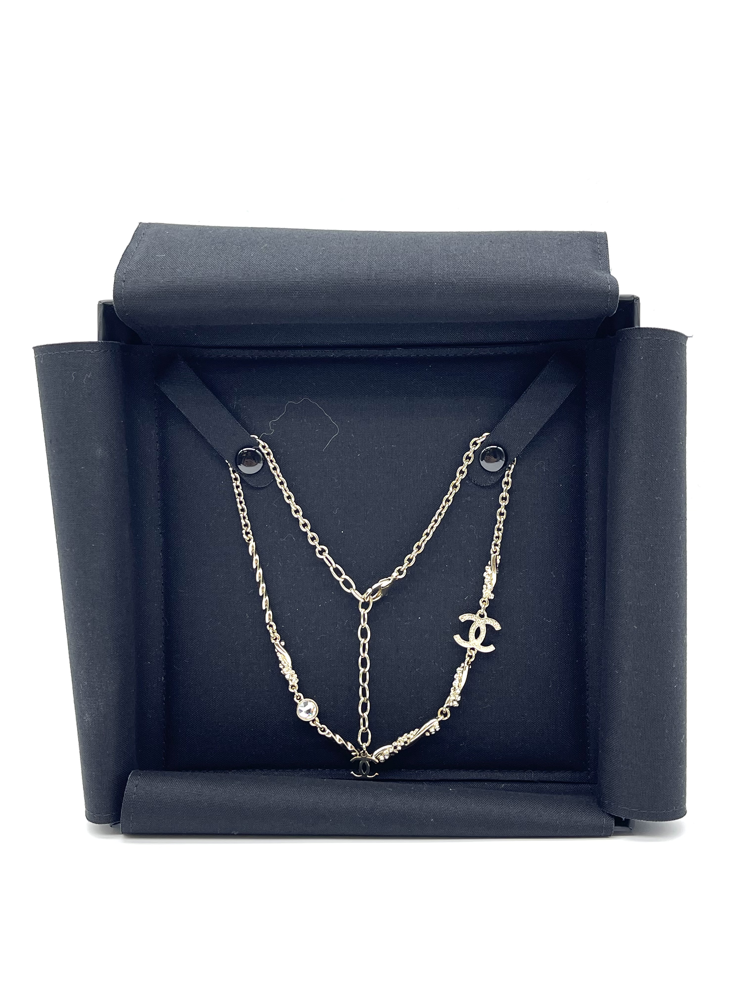 Pre-owned Chanel Pave Crystals CC Alligator Gold Links Chain Necklace / Product Code: 26032313