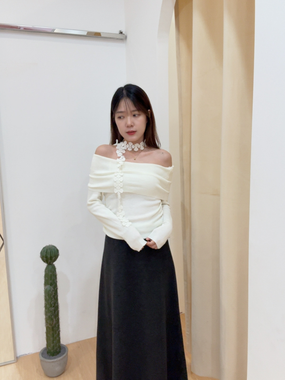 气质一字肩针织长袖上衣 （配花朵飘带）R2914