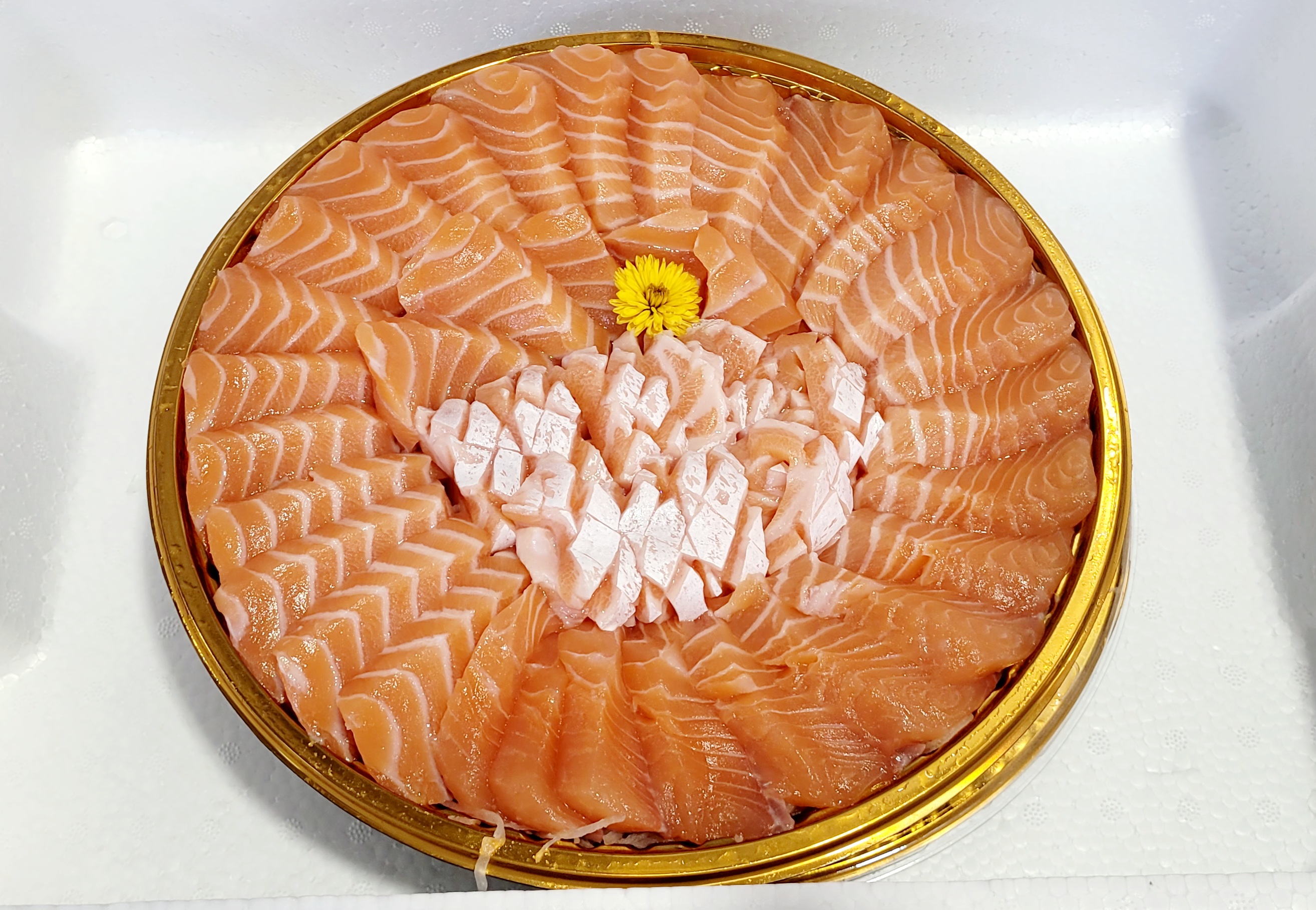 🇳🇴 冰鮮挪威三文魚🐟🍣 約 4.5磅/邊 有皮 加工切片 附送芥末及日本豉油