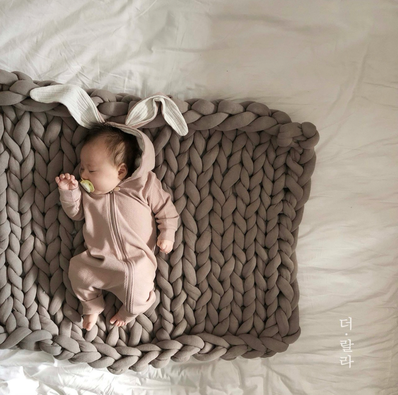 🌸預訂 韓國直送🌸🇰🇷THELALA三色小兔造型連帽拉鍊長袖連身服