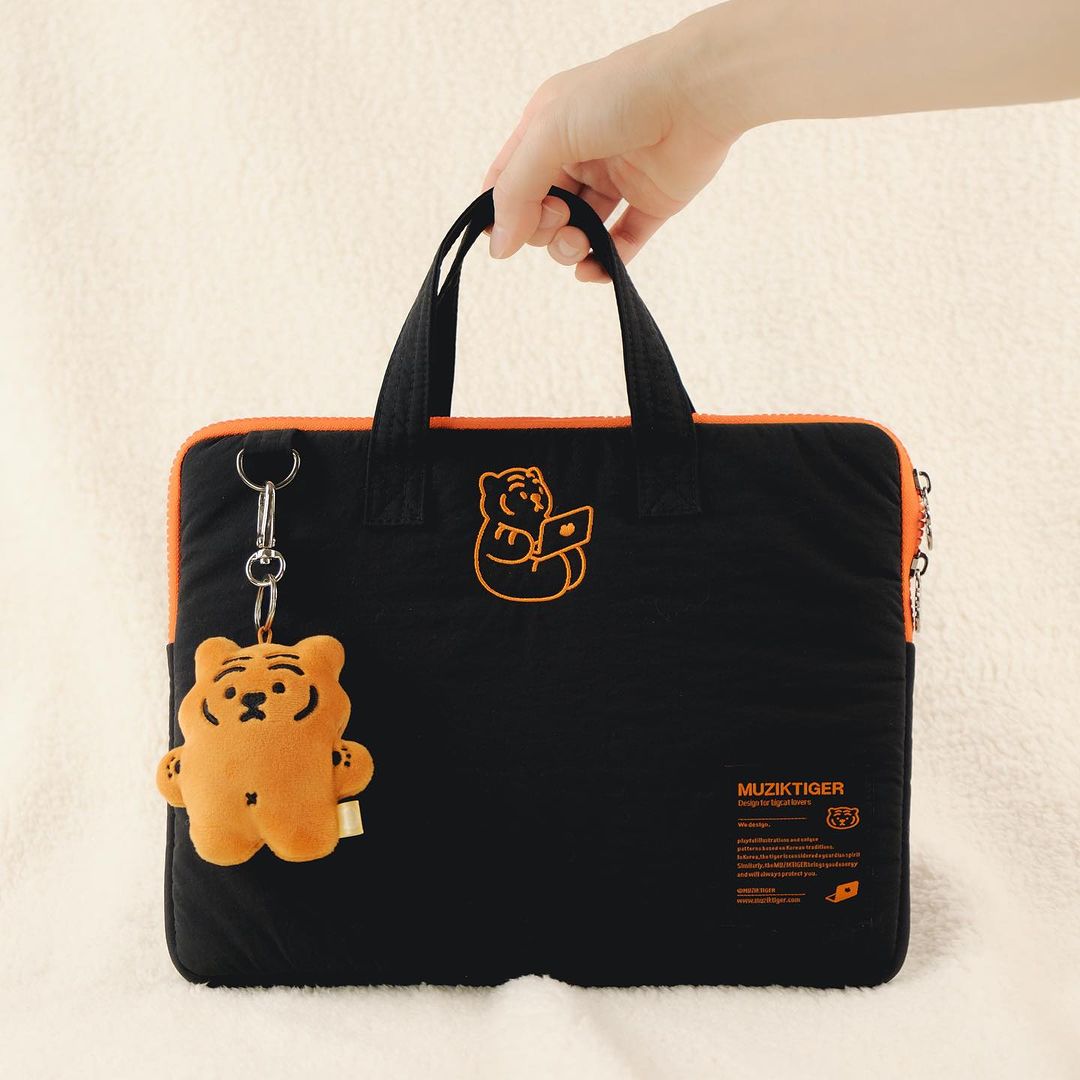 Muzik Tiger ] tablet/ laptop pouch | Myroom415