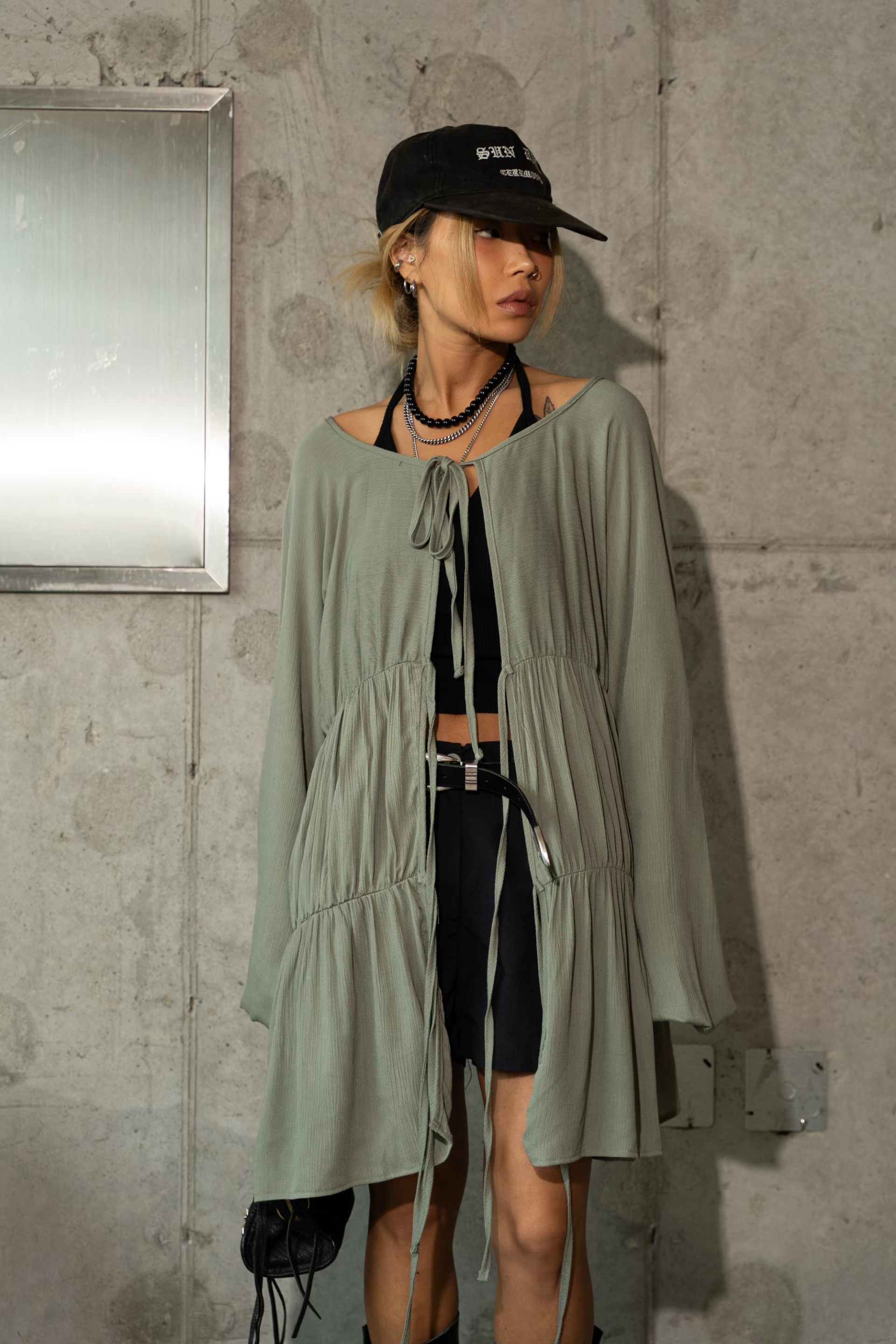 東大門女裝| 2 way Blouse(Green/Whit/Black)