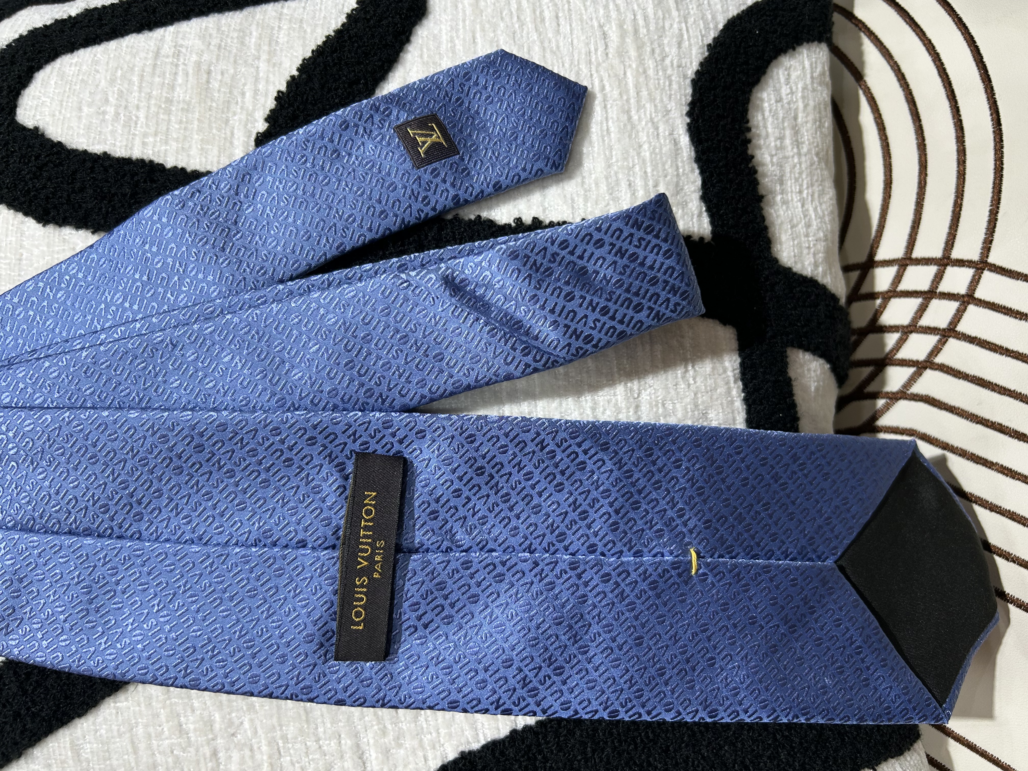 LV Tie 100%Silk 100%Authentic, 99%New ✅Box