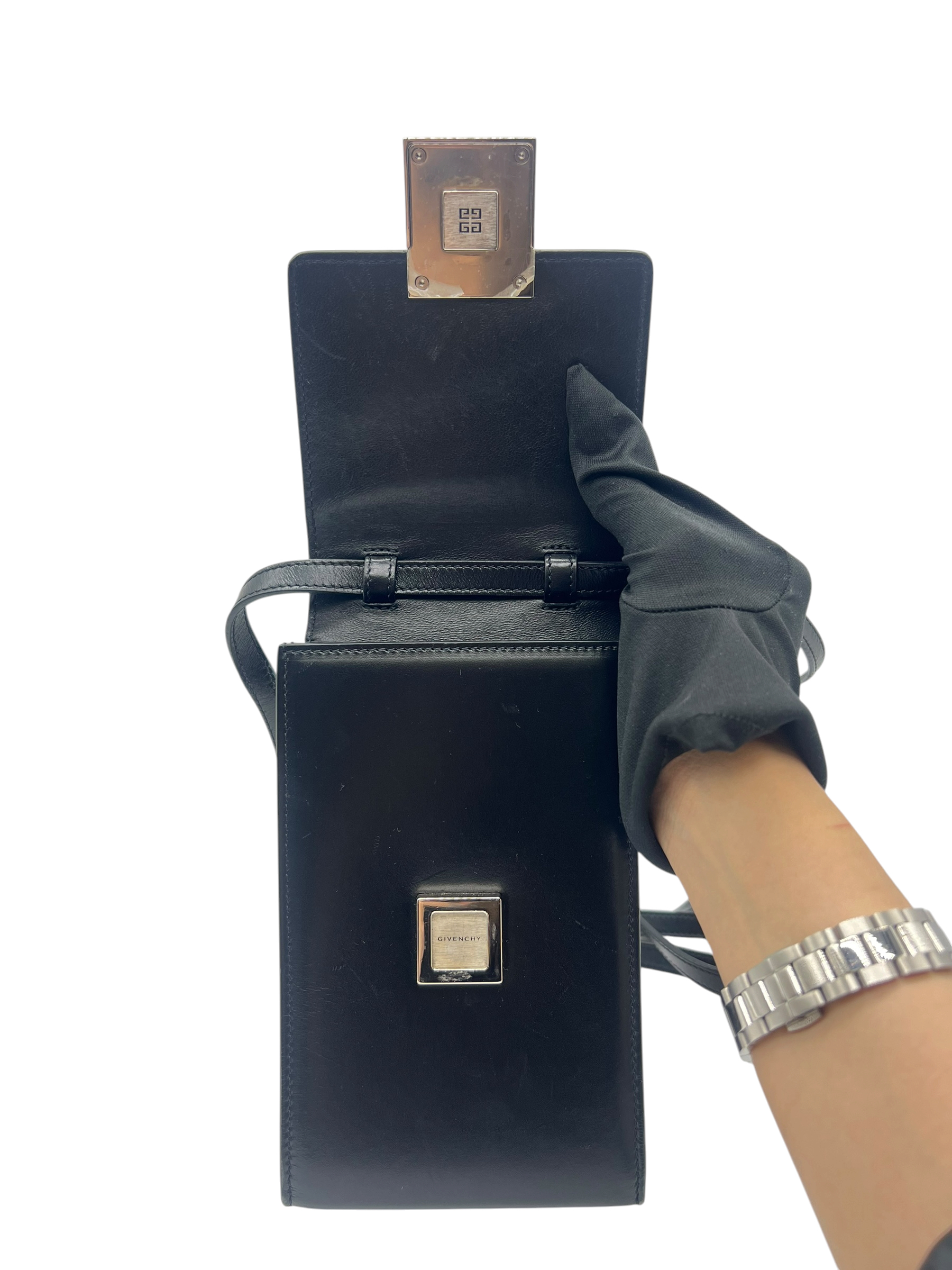 Pre-Owned GIVENCHY 4G Mini Vertical Crossbody Bag / Product Code: 26052304