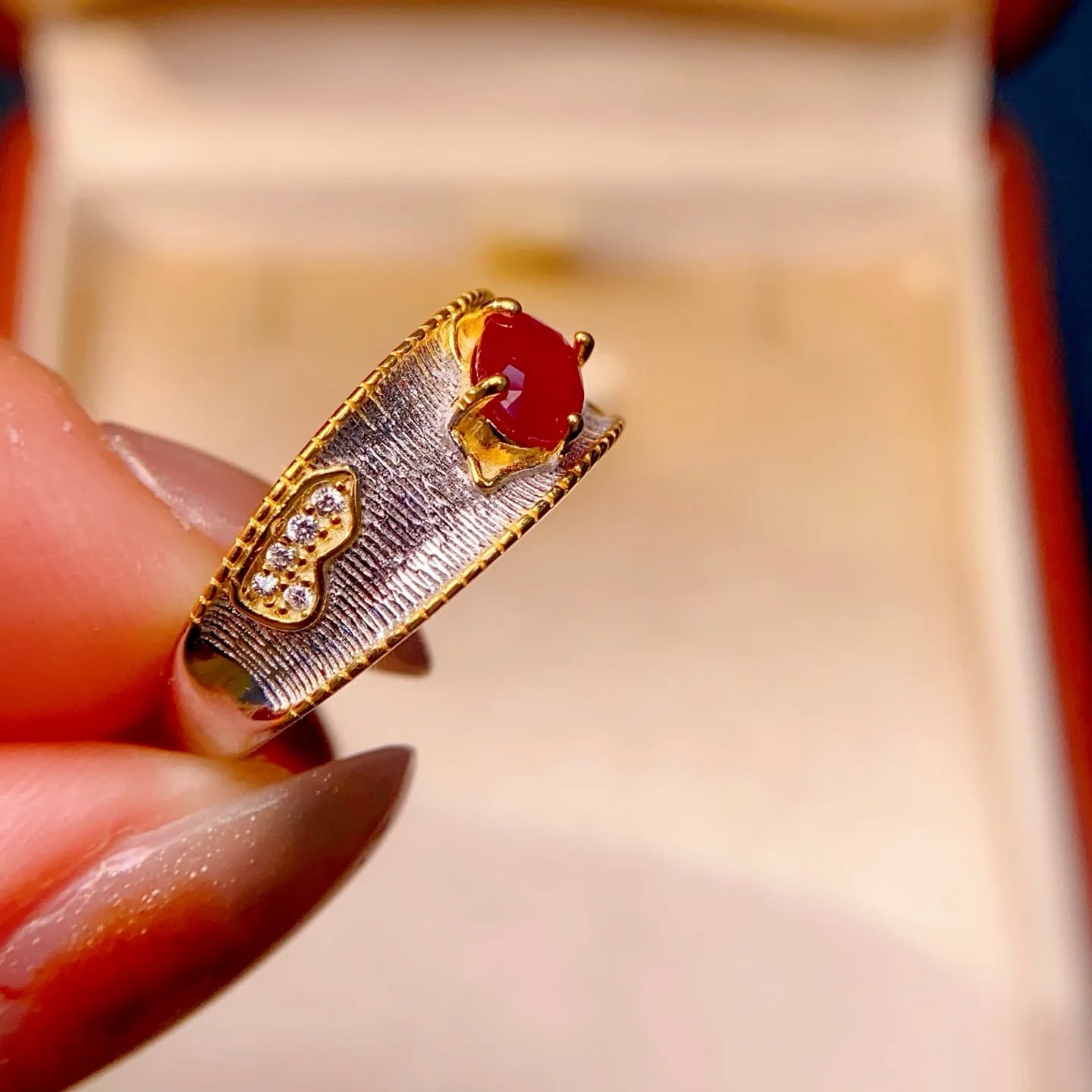 紅寶石S925 純銀戒指  紅寶主石尺寸 寬4mm 高6mm