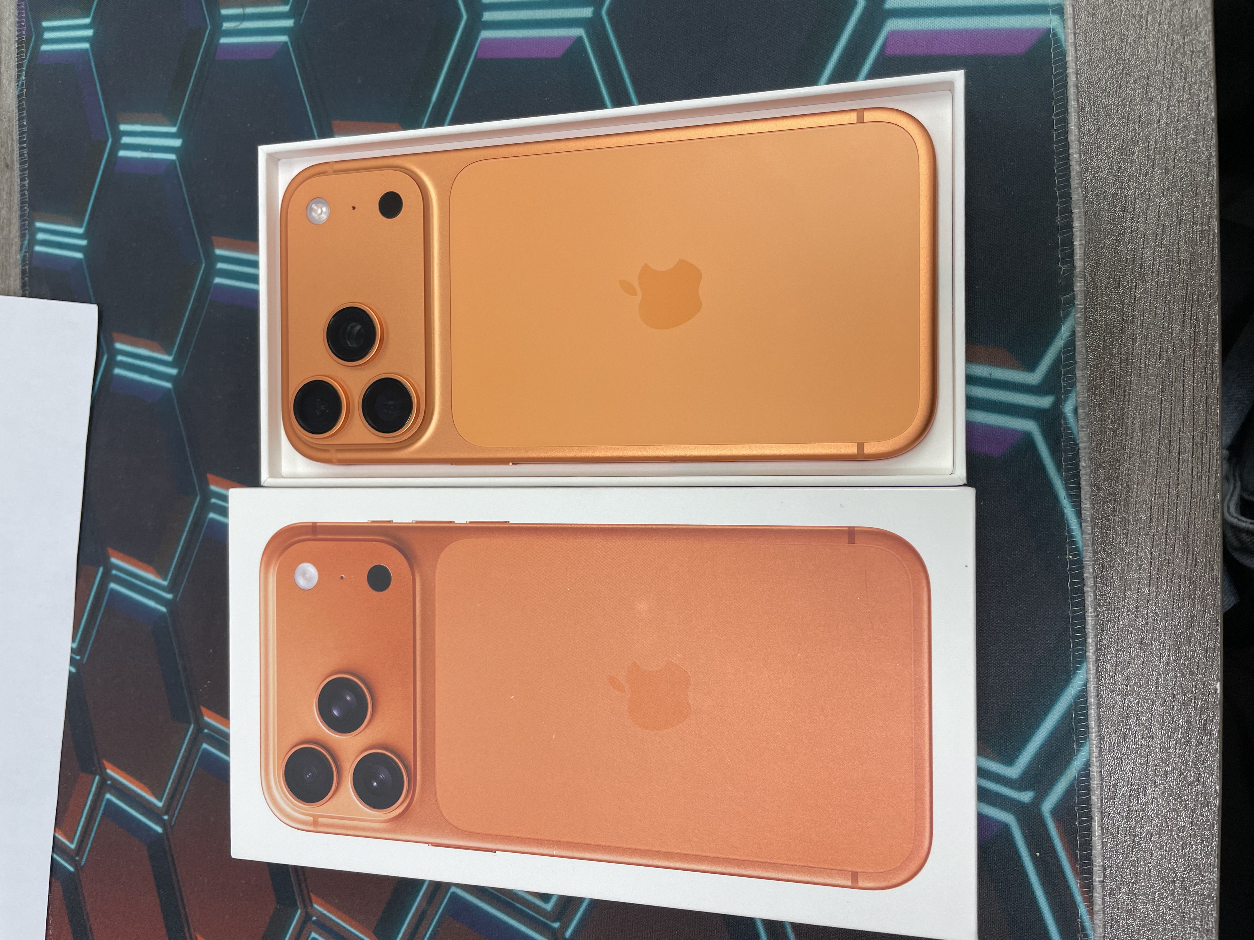 *8017 17 pro max 完美機 1TB 電100 橙色 orange