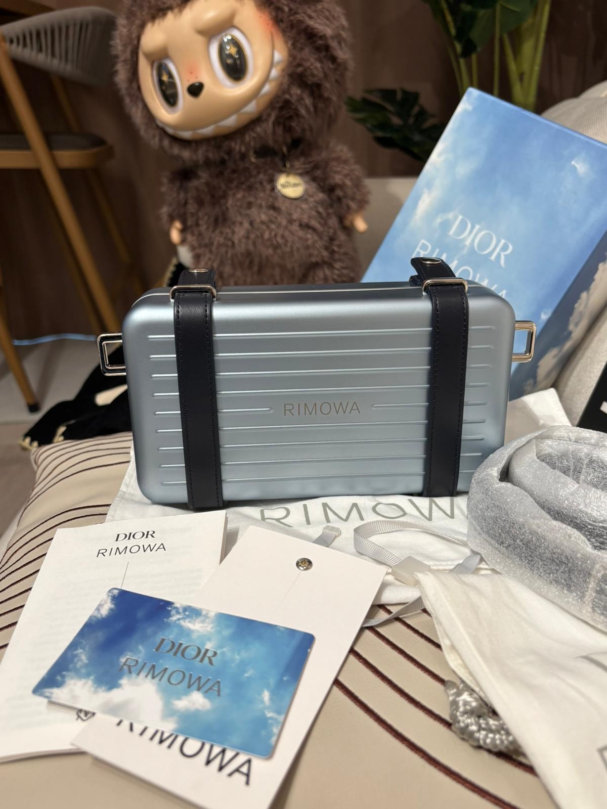 未使用品 DIOR X RIMOWA PERSONAL CLUTCH ON STRAP 100%Authentic ,Unused 未使用品 ✅dust bag✅CARD✅strap✅盒 UNUSED