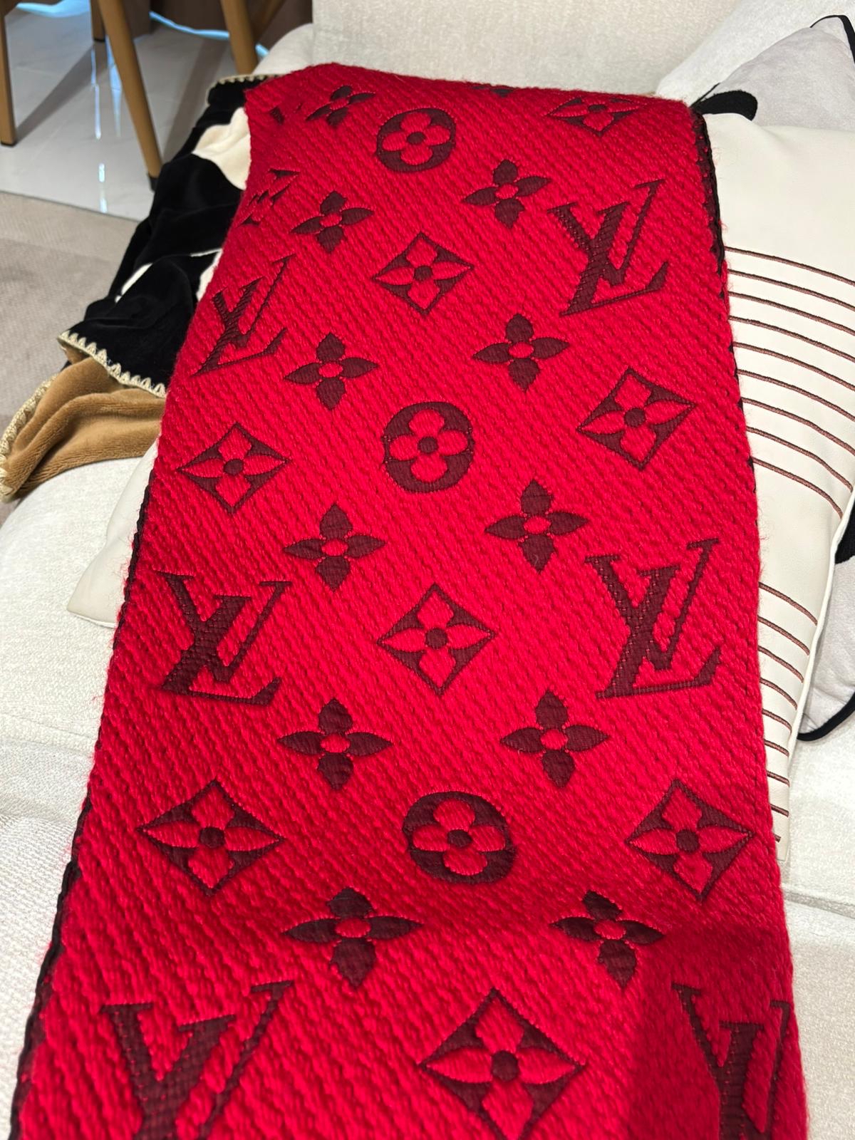 Lv scarf 羊毛頸巾 100%Authentic ,98%new ✅盒
