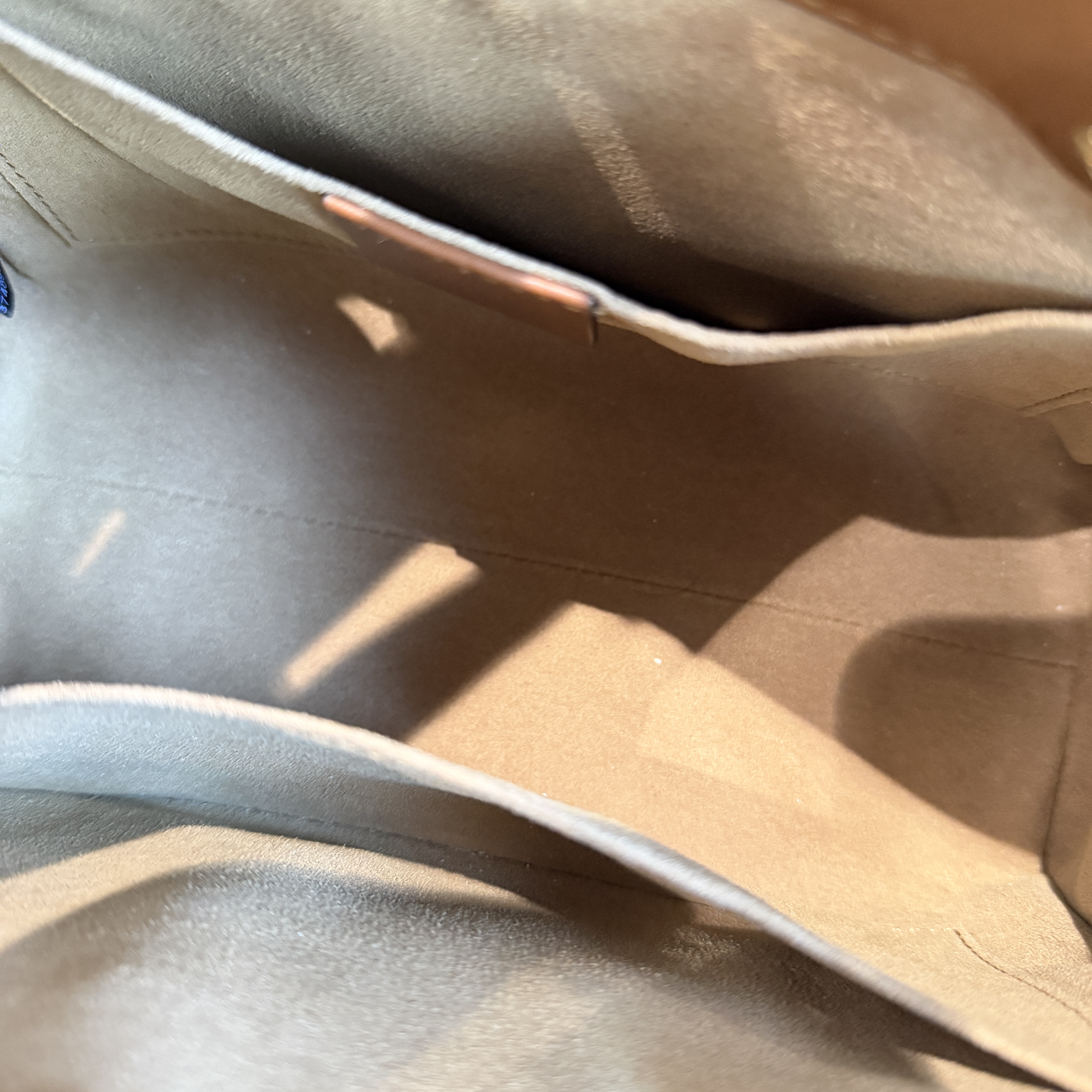 Gucci padlock small襯衫必備單品♥️