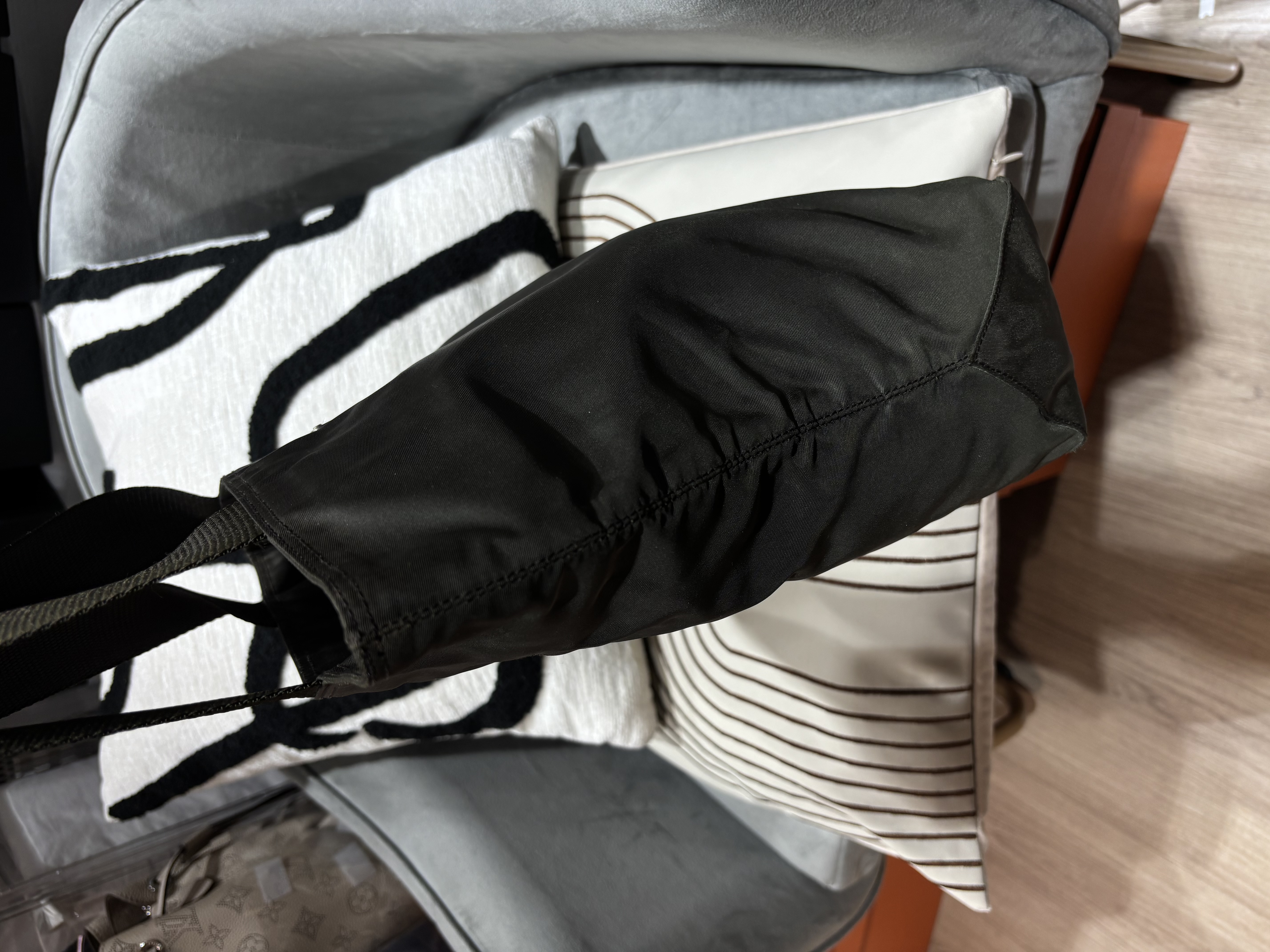 Prada nylon tote bag  100%Authentic , 90%new  