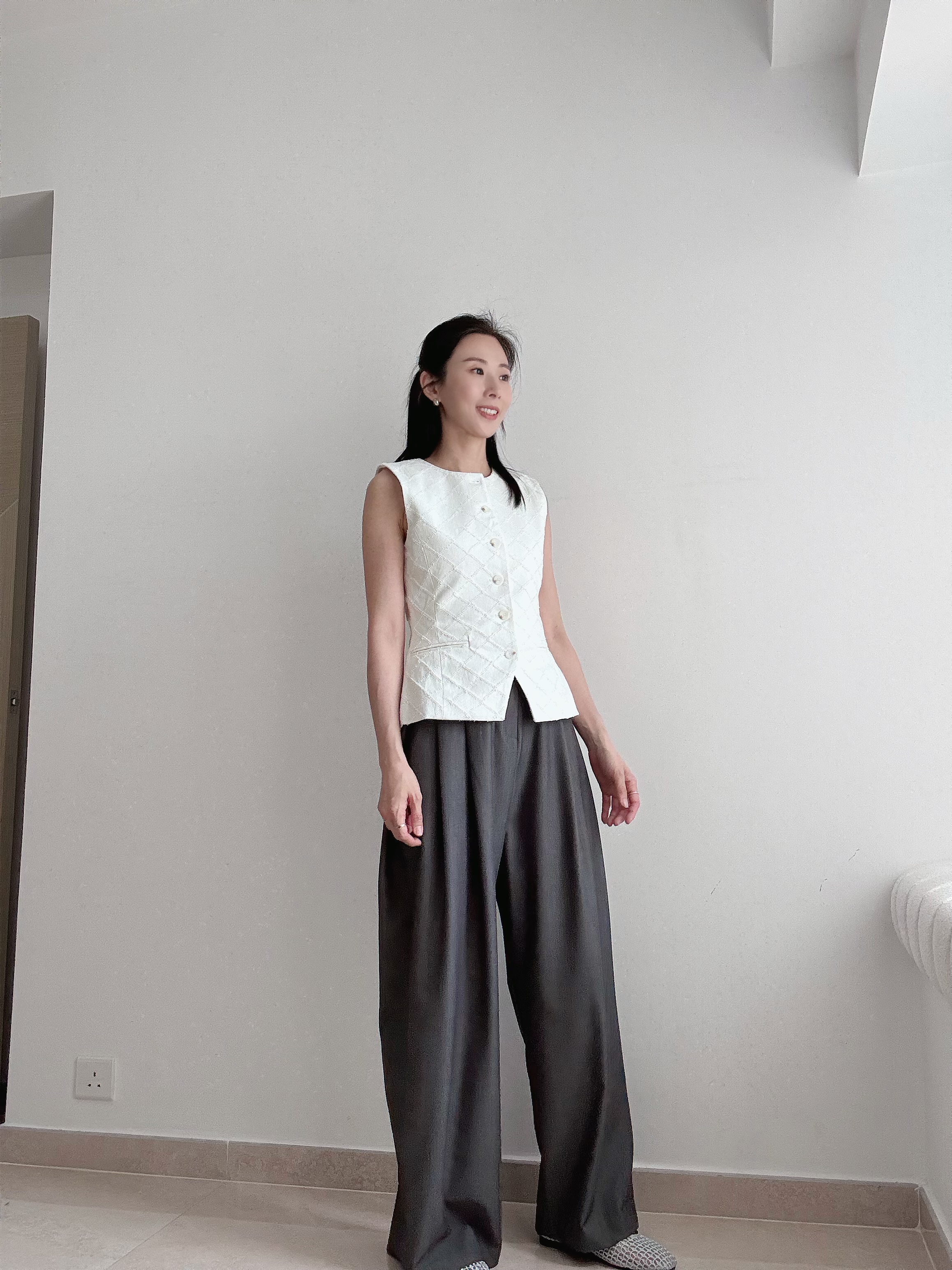 MARGOT Elegant Diamond Vest