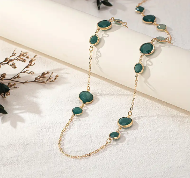 Versatile Geometric Circular Design Long Necklace