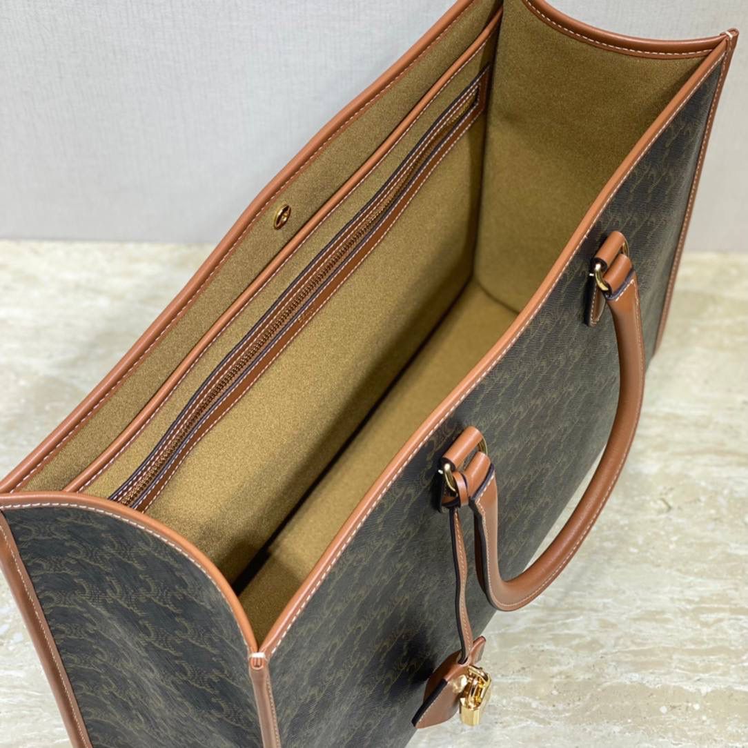 🔥大货实拍图 𝗖𝗘𝗟𝗜𝗡𝗘 ♥ 𝗧𝗥𝗜𝗢𝗠𝗣𝗛𝗘 𝗖𝗔𝗕𝗔𝗦 𝗧𝗢𝗧𝗘 型号：197912 尺寸：43*30*10cm