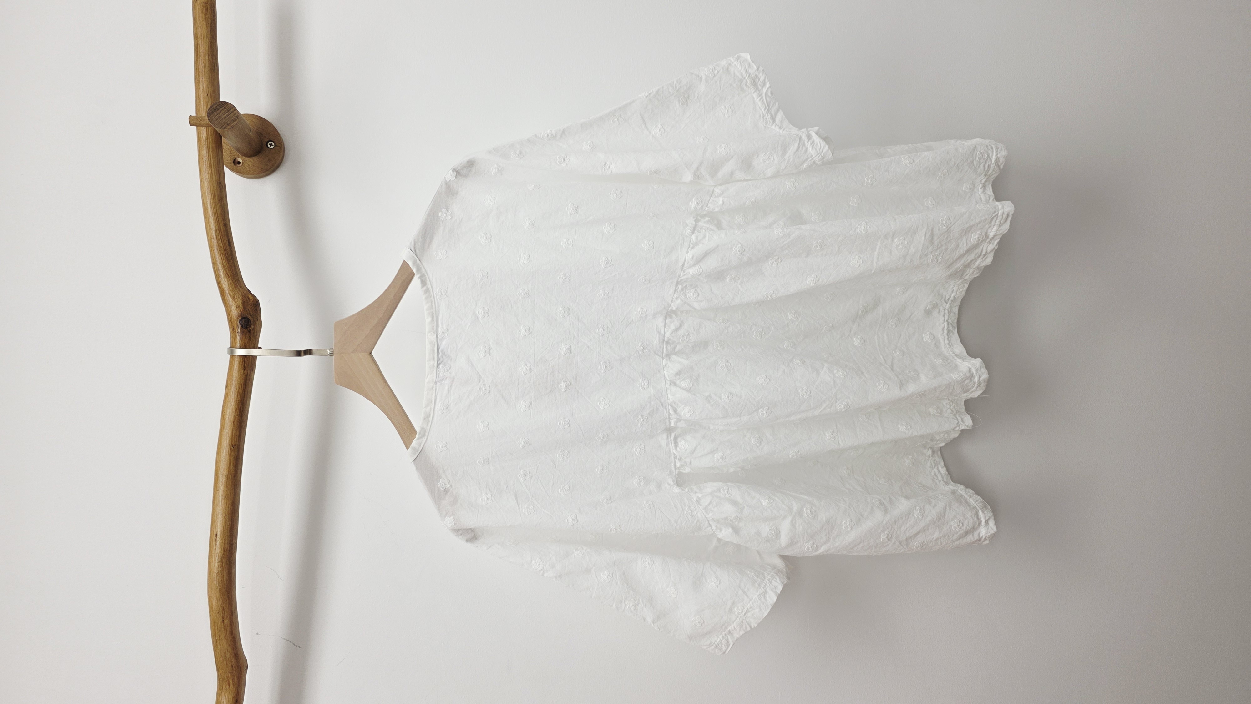 韓國白拼暗花刺繡Ruffle棉麻衫