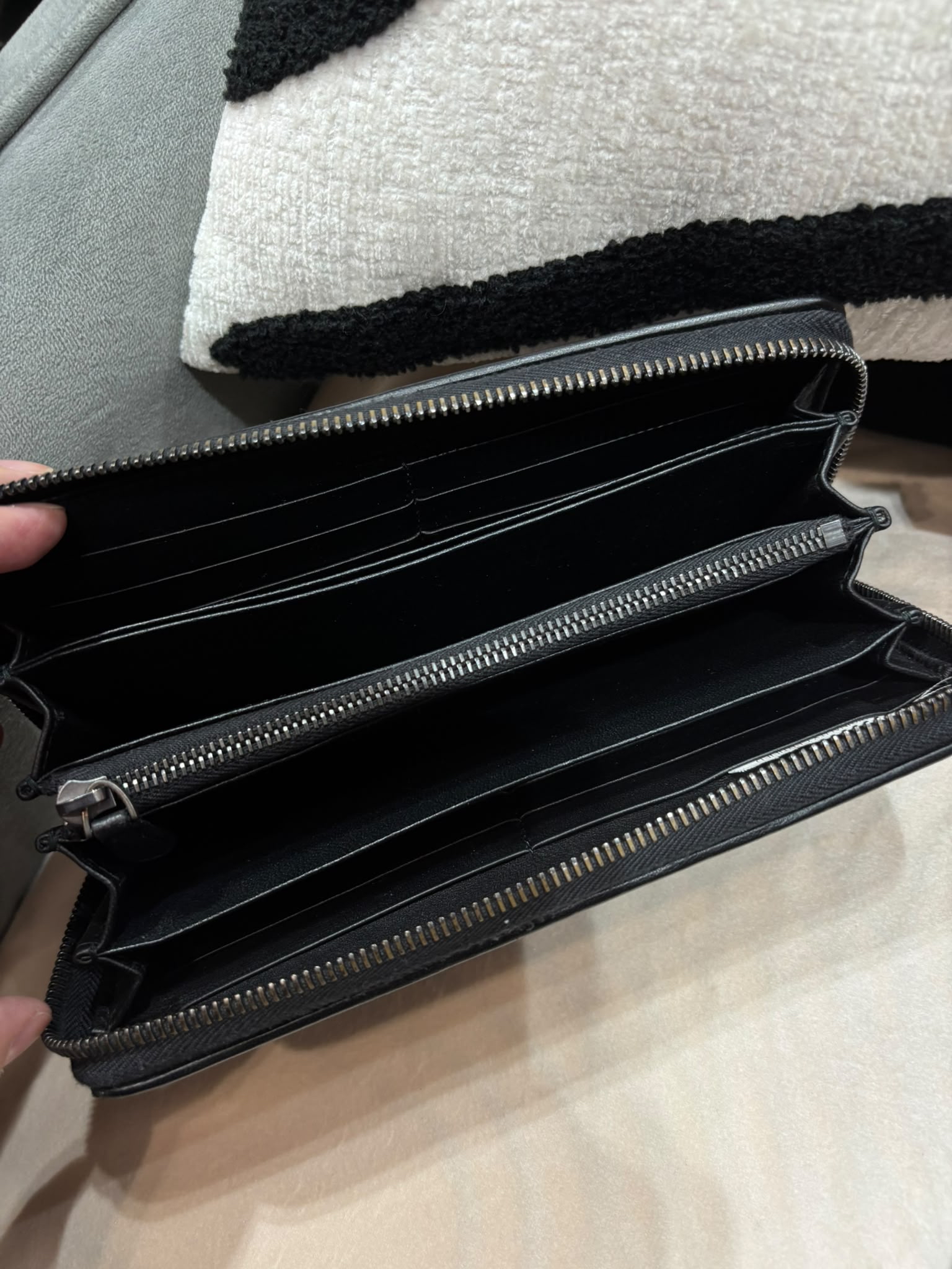 Bottega Veneta LONG WALLET  100%Authentic ,95%new ✅box 