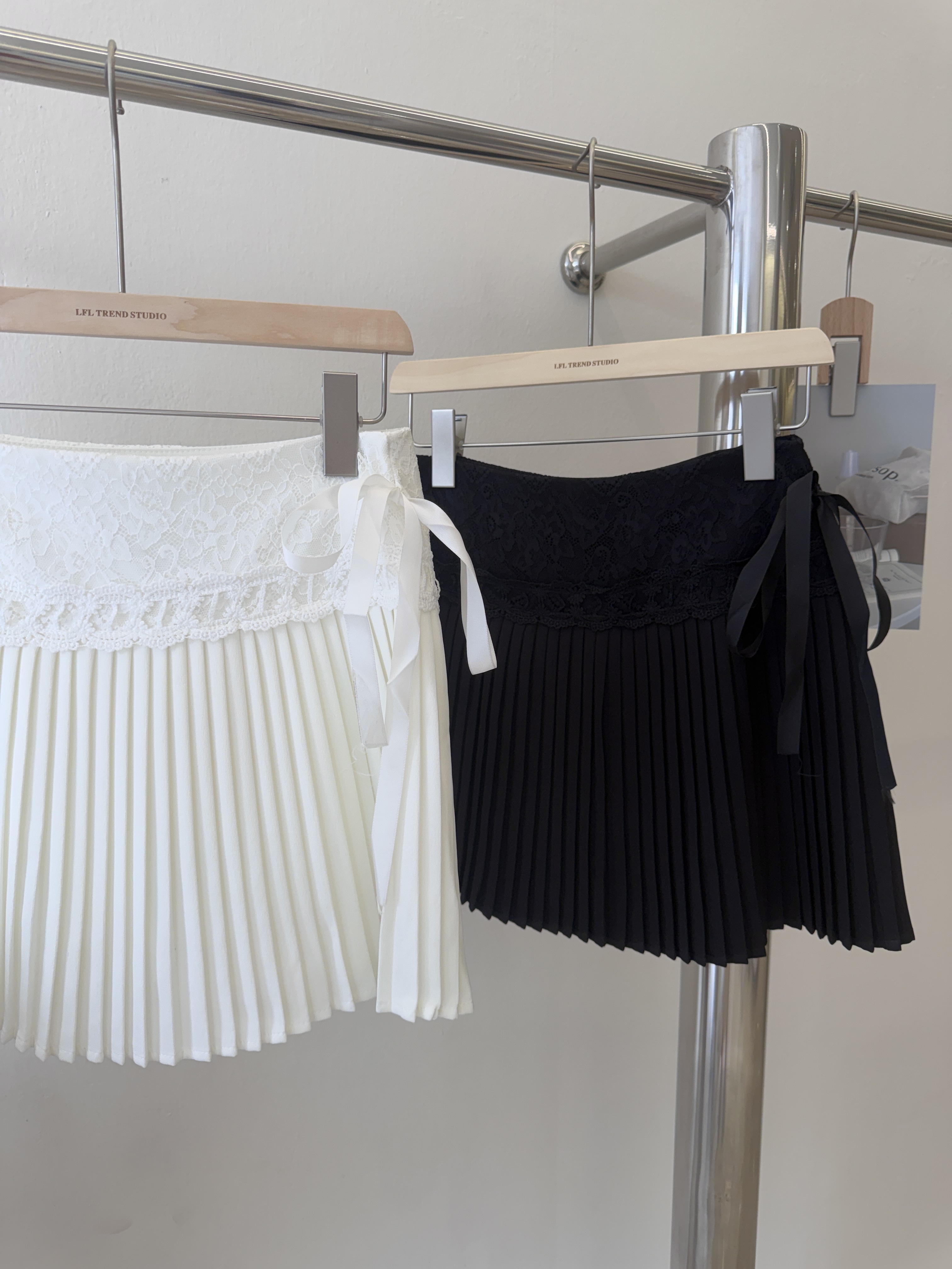 6638 甜美蕾丝拼接百褶裙