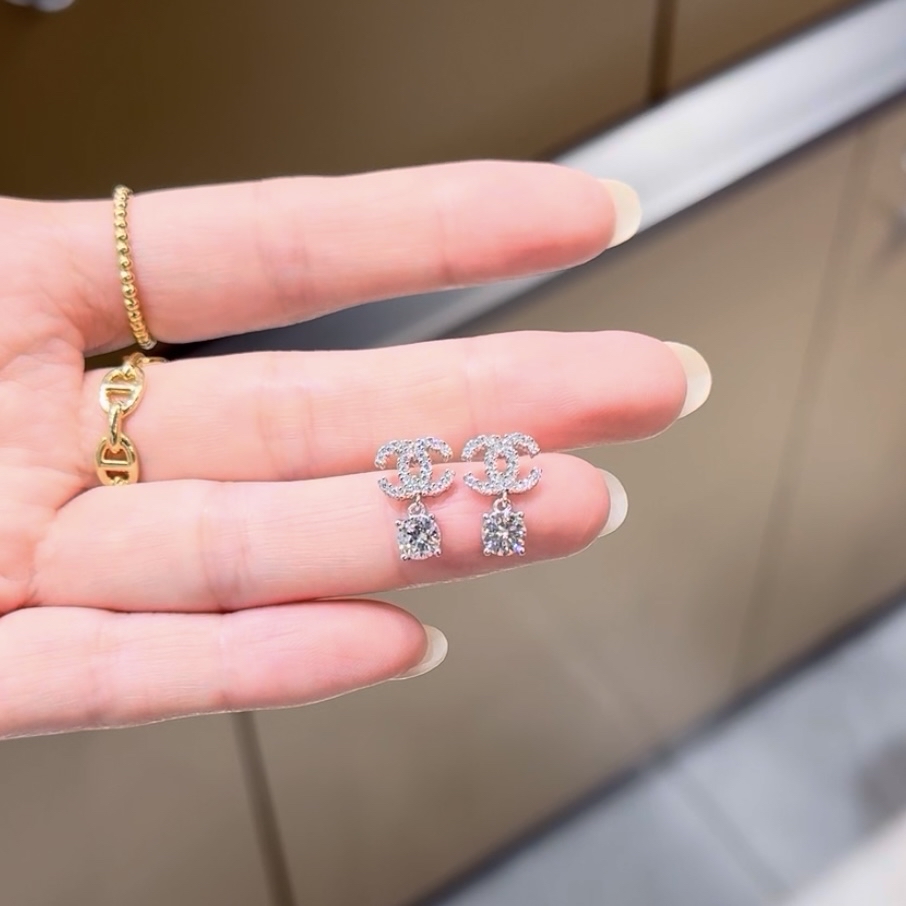 💎莫桑钻 小香风耳钉系列 925镶莫桑钻