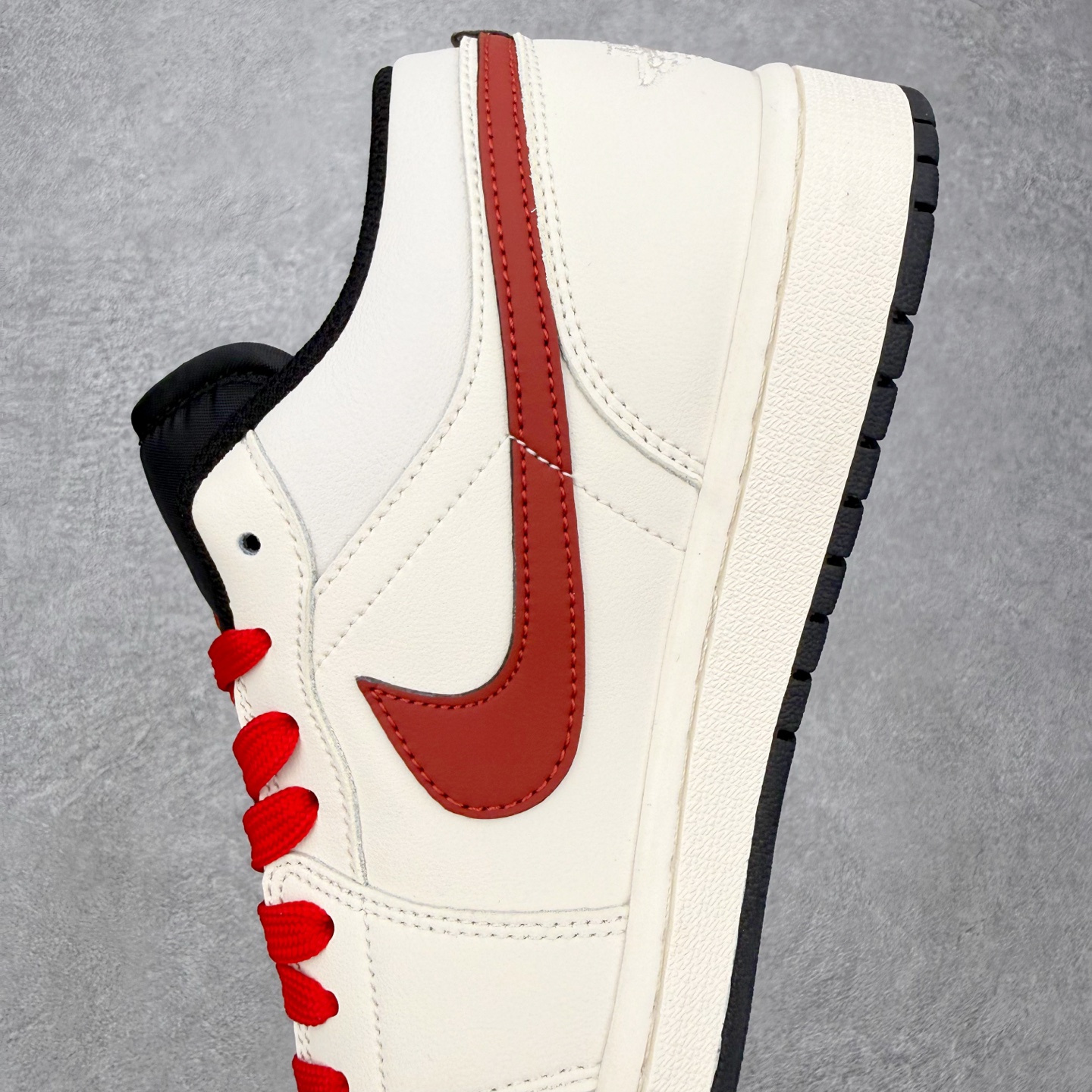 Nike Air Jordan 1 Low SE