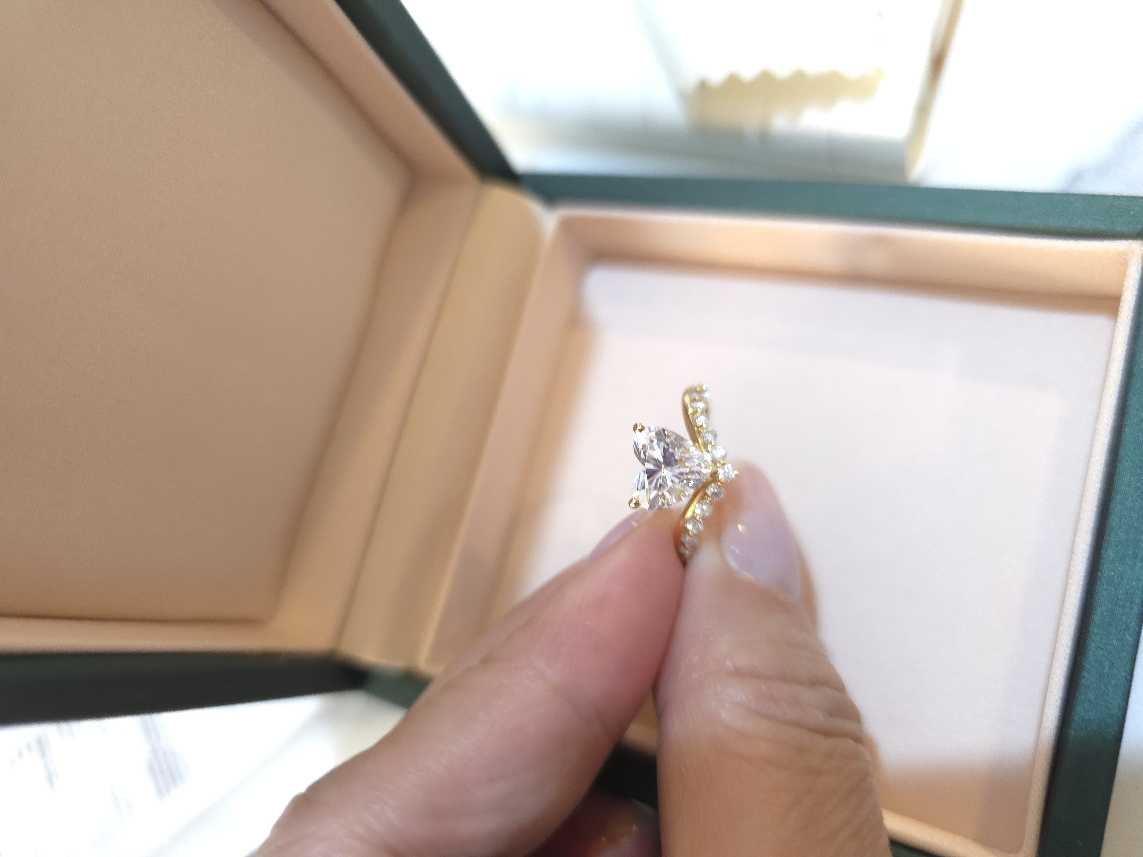 18K培育鑽石戒指 D1.55 d0.257 D/VS1 G3.14g S13