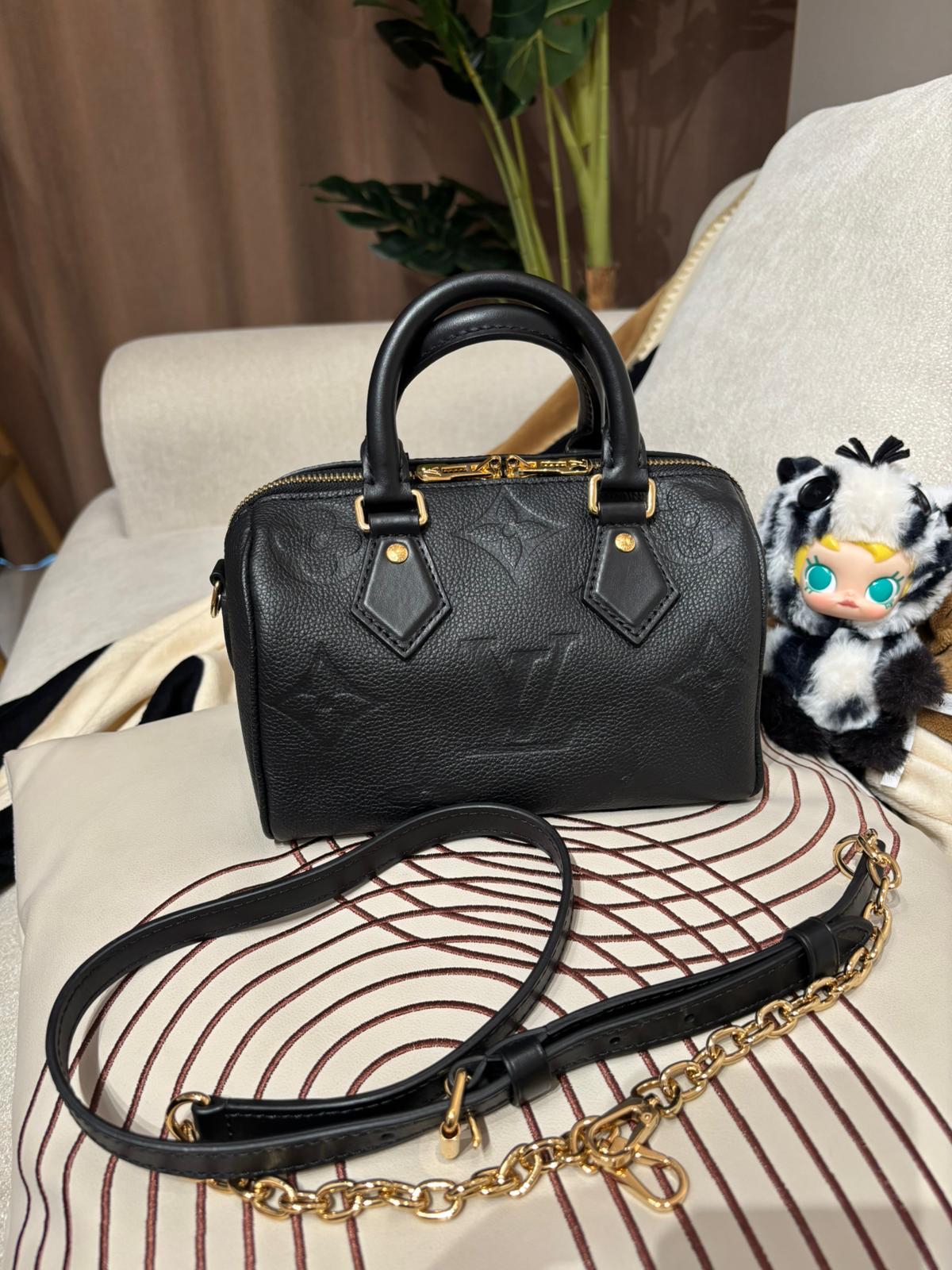 Lv Speedy 20 Bandoulière 20 M58953 Monogram Empreinte粒面皮革 100%Authentic, 98%New ✅Key Lock ✅Dust bag
