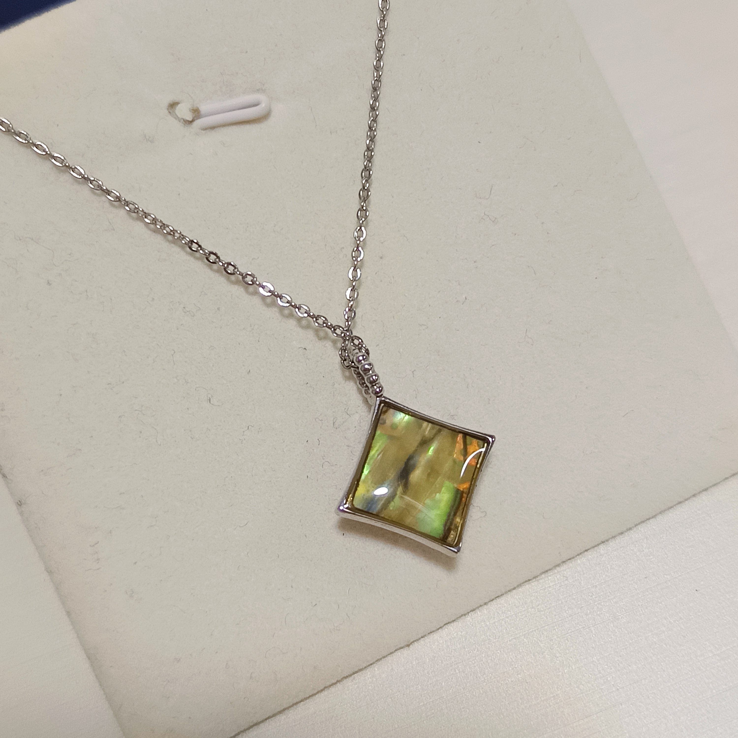 特價品‼️正圓強光日本真多麻海水珍珠注金鮑魚貝可雙面吊墜（送注白金鍊）