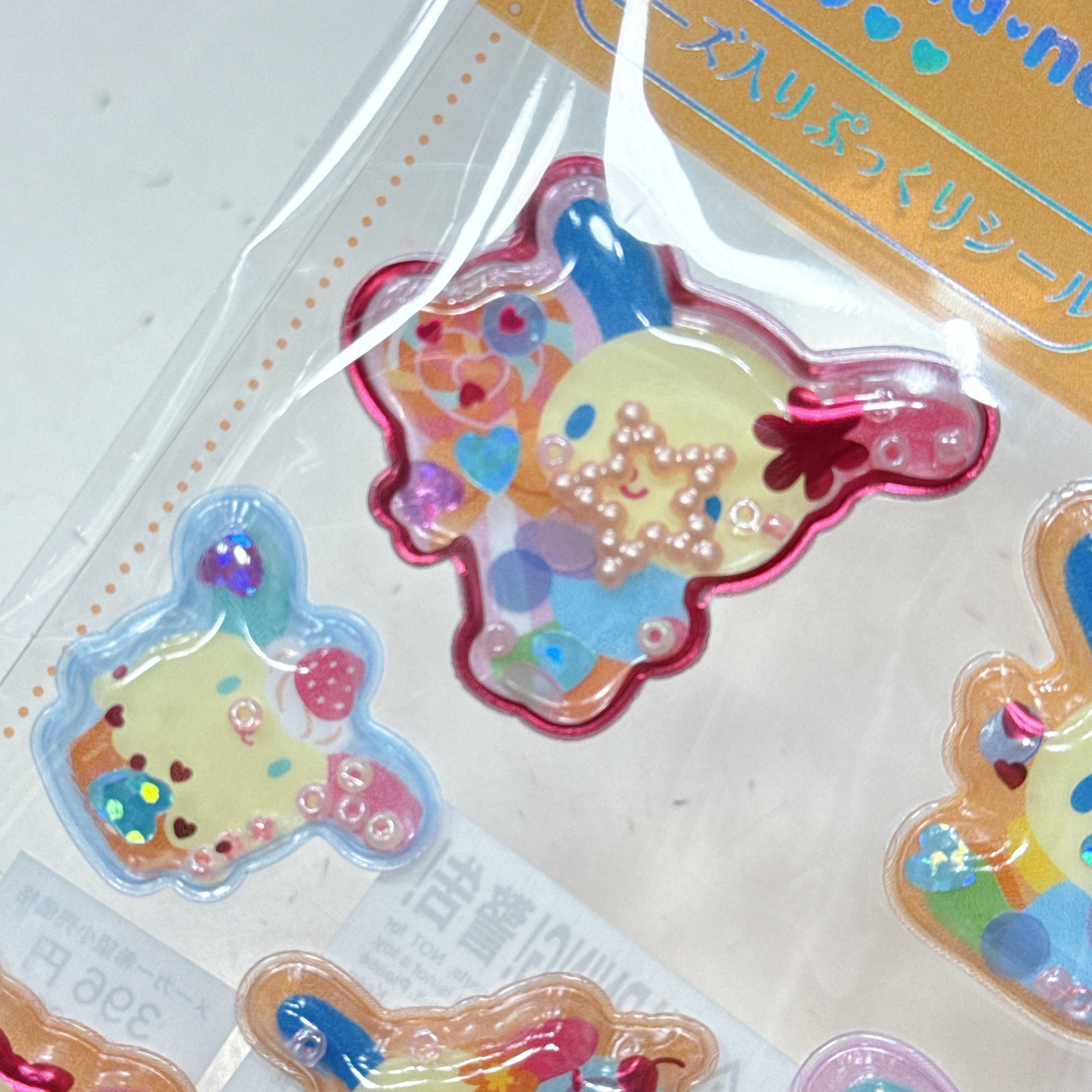 日本版Sanrio立體貼紙 貼紙內有小物品會郁動