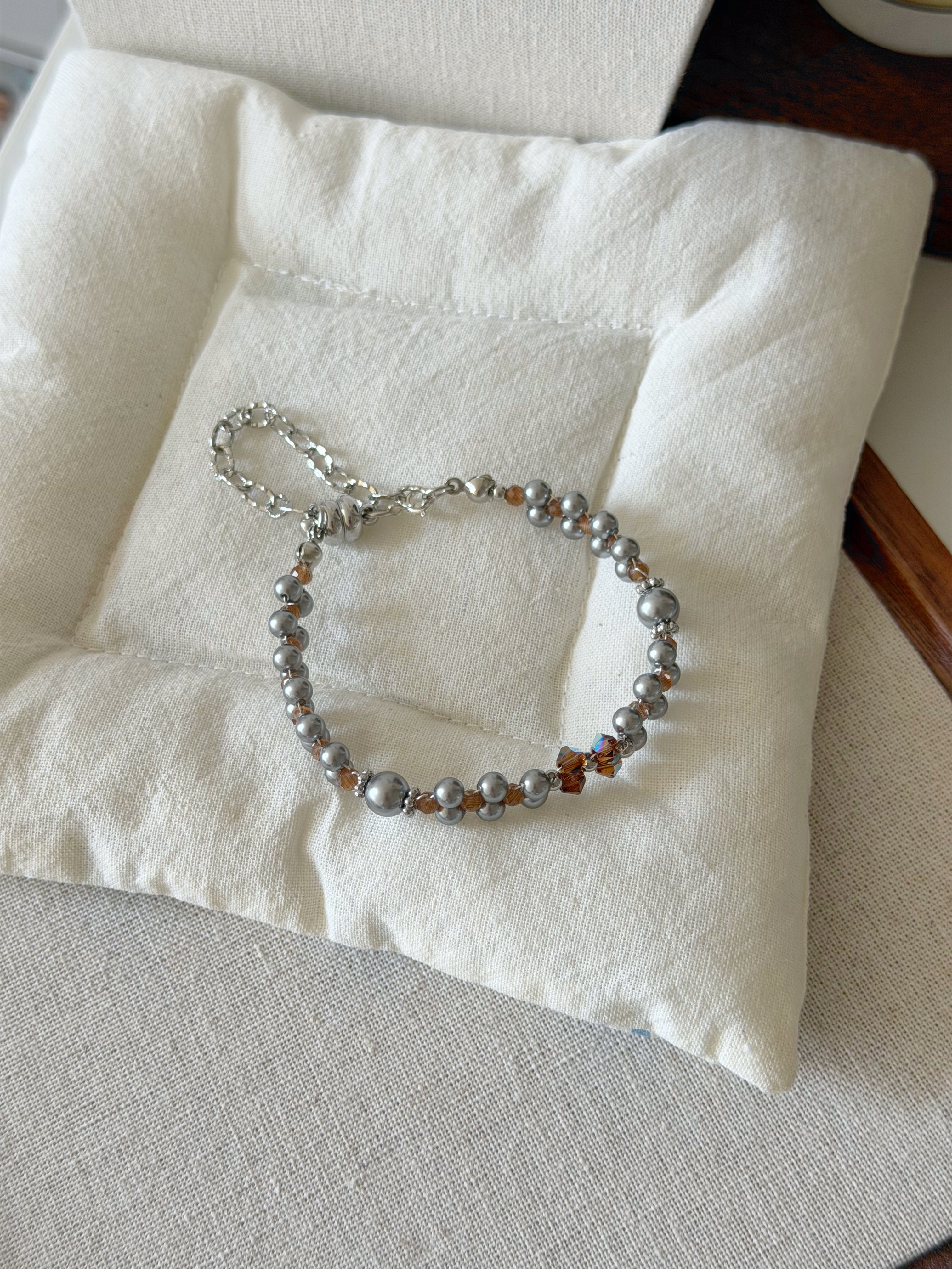 灰珍珠花織手鍊/棕色 