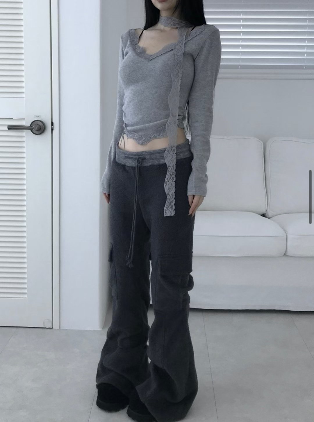 已售罄❌韓國姐姐感Lacy V領top +掛頸巾