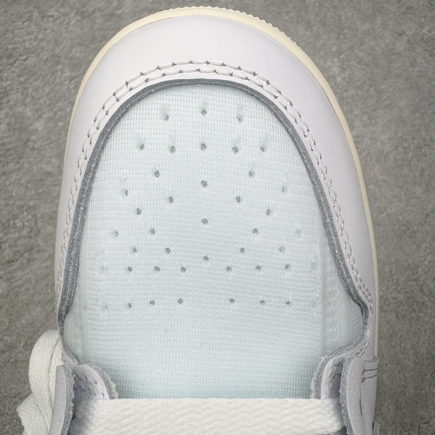 Off-White x Air Jordan 1 Retro High "White" AA3834-100 