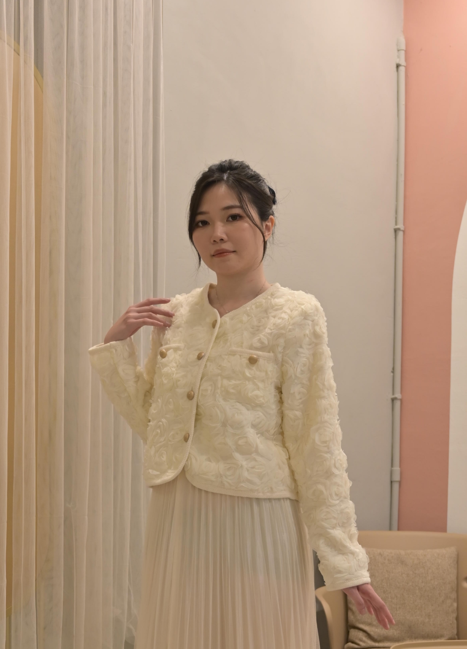 Textured Rose Pattern Cropped Jacket with Vintage Buttons ‖ 立体玫瑰花纹短款外套 KR0110835