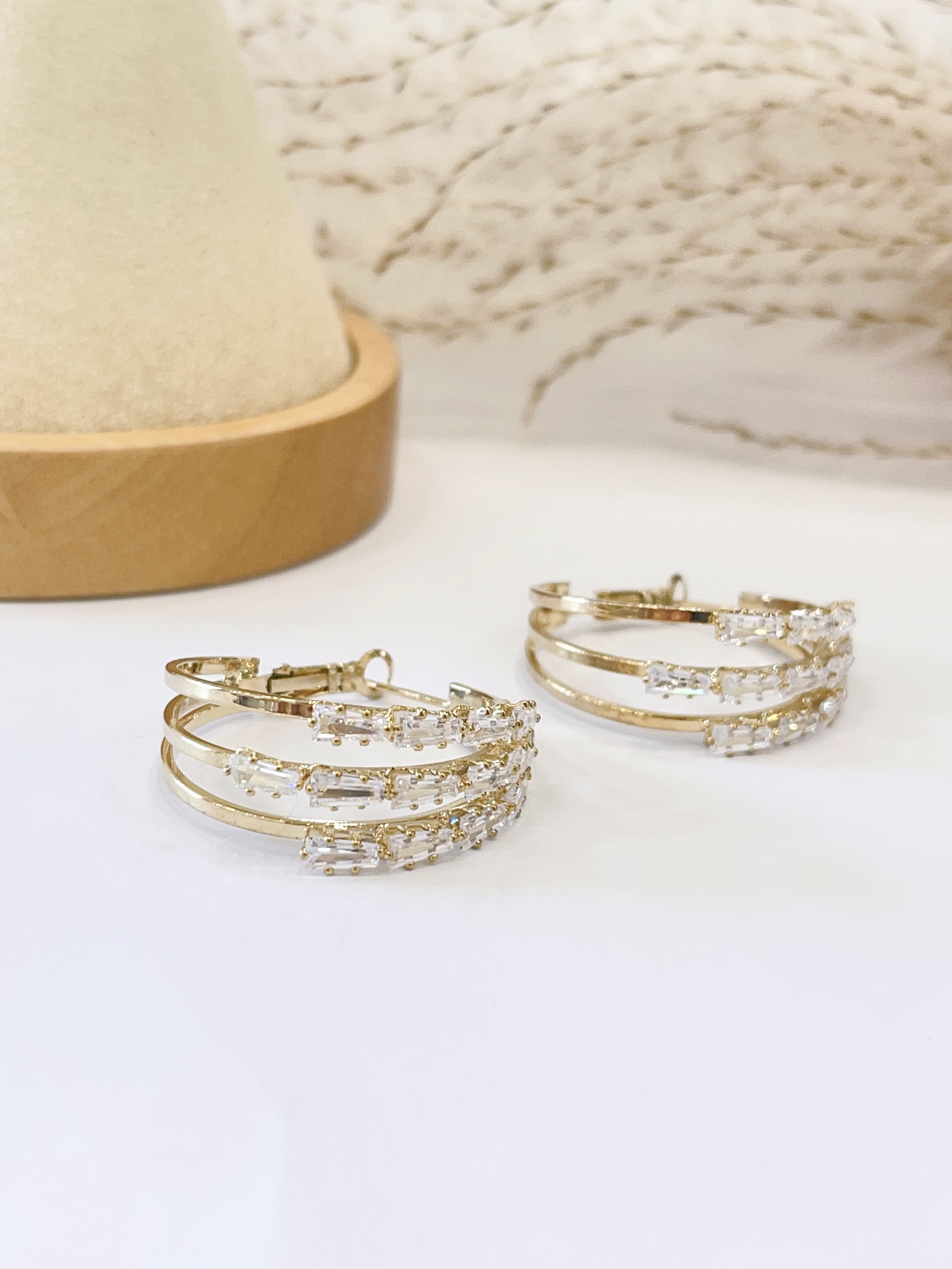 轻奢高级感镶钻耳环