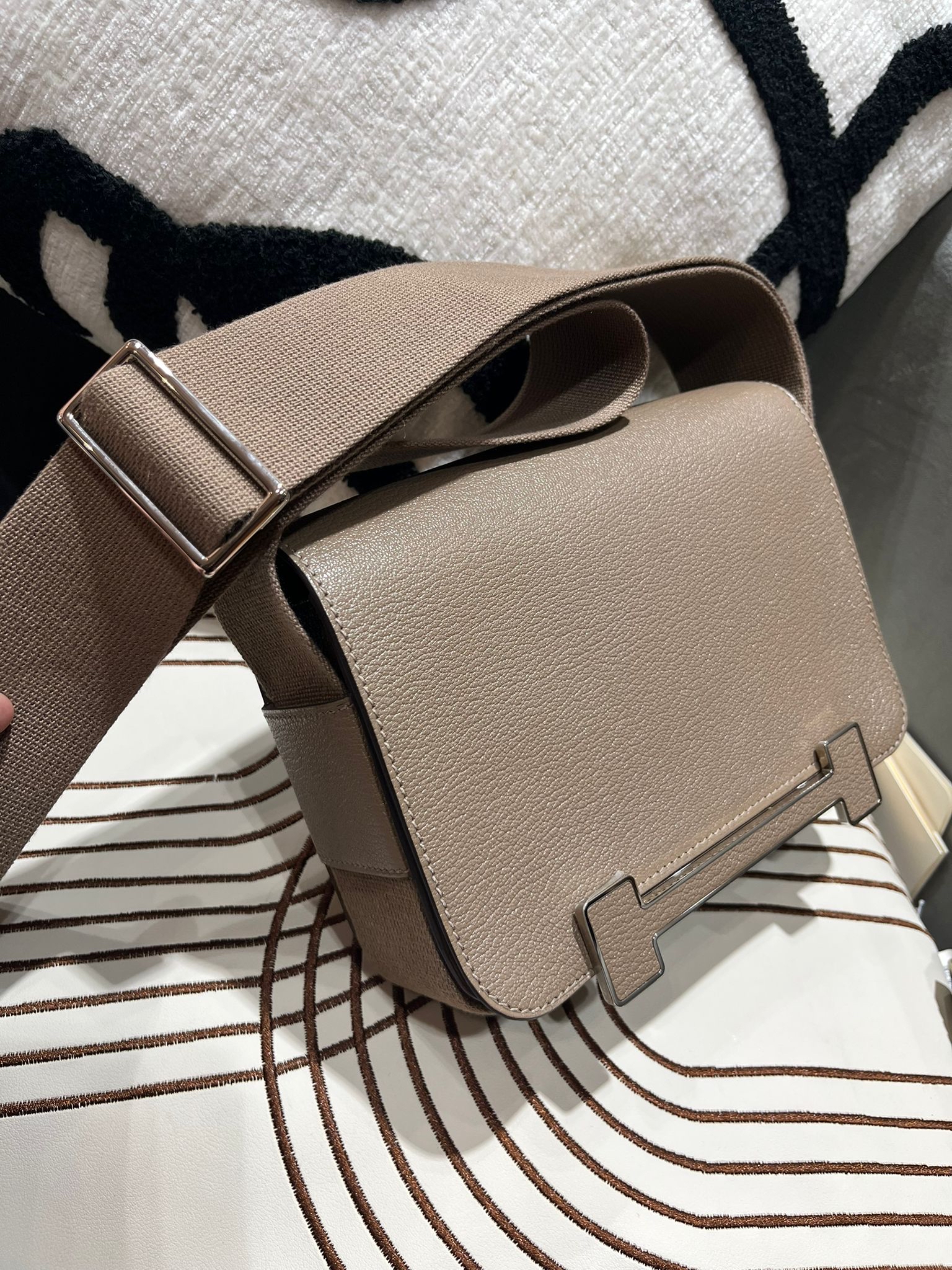 Hermes Geta Stamp B Etoupe 大象灰銀扣 100%Authentic, 98%New ✅Dust bag ✅Box