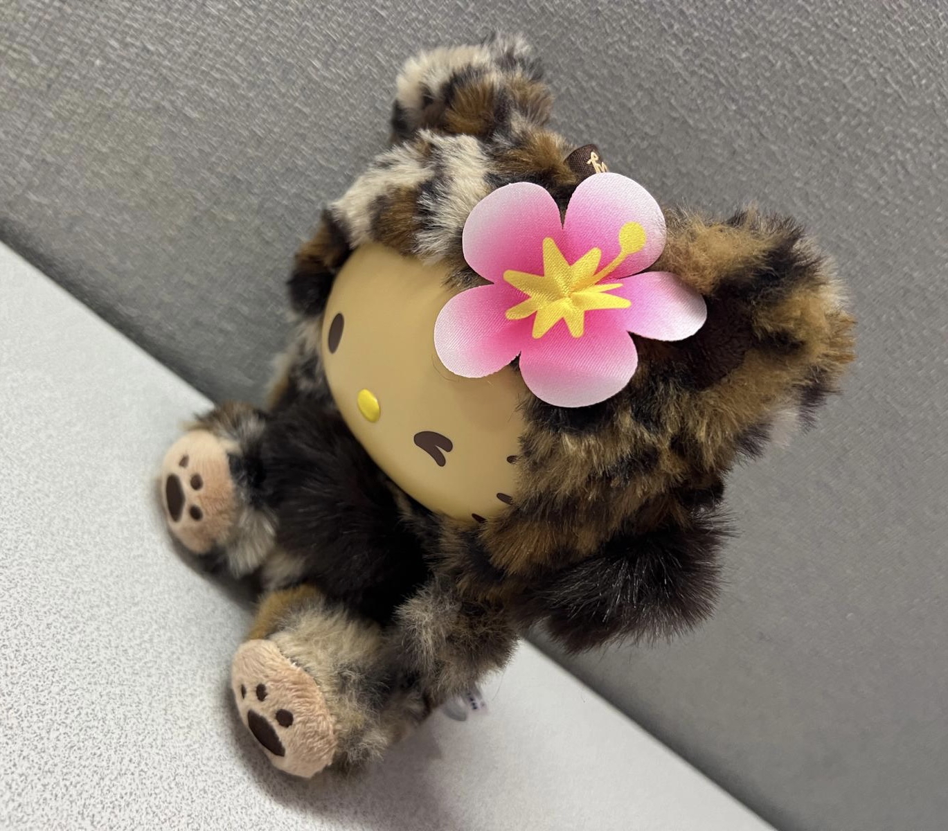 🎌日本直送🎌 Hello Kitty 地區限定 扮貓造型 膠面 大公仔掛飾