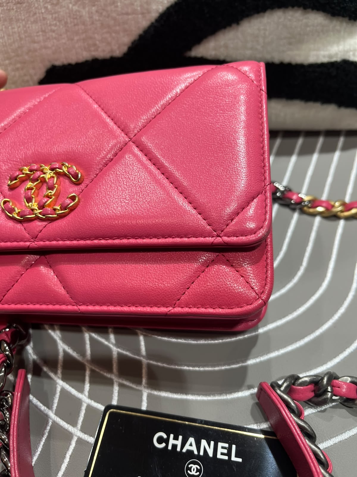 Chanel 19 Wallet on Chain WOC 100%Authentic, 95%new ✅card✅dust bag ✅box 