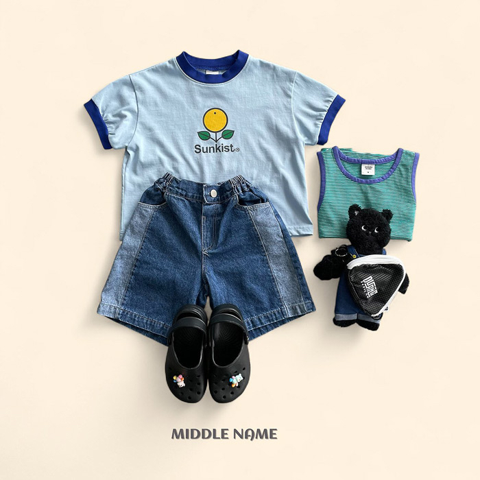 🇰🇷middle name tee