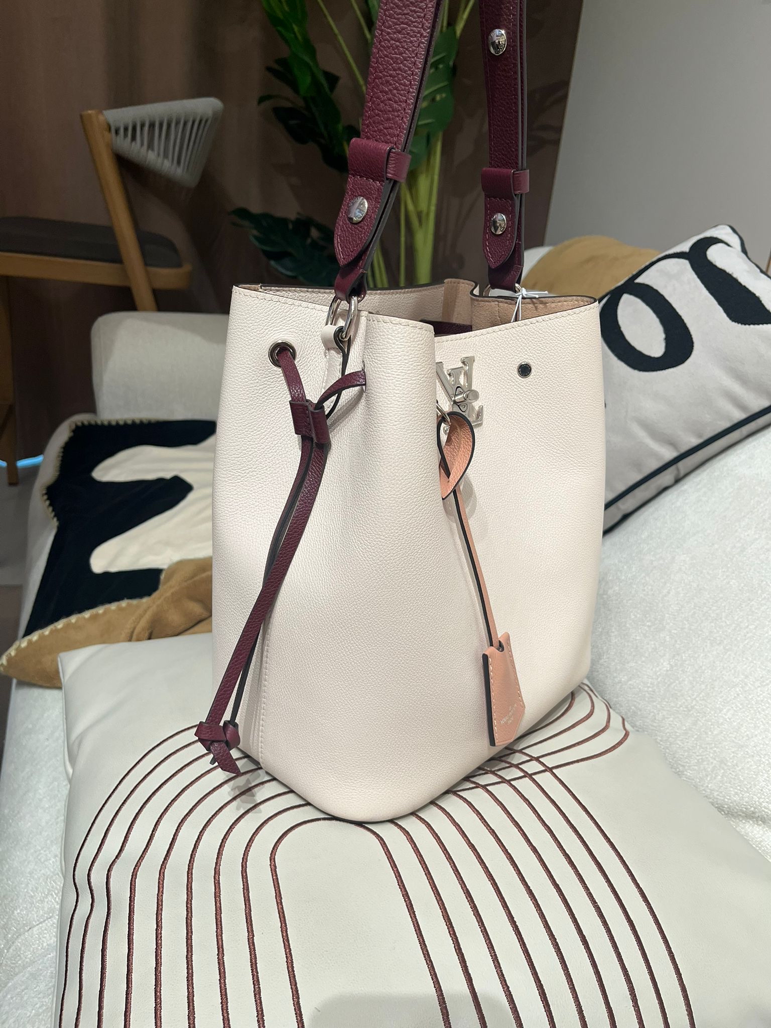 LV Lockme Bucket bag Calfskin 100%Authentic, 98%New ✅Dust bag