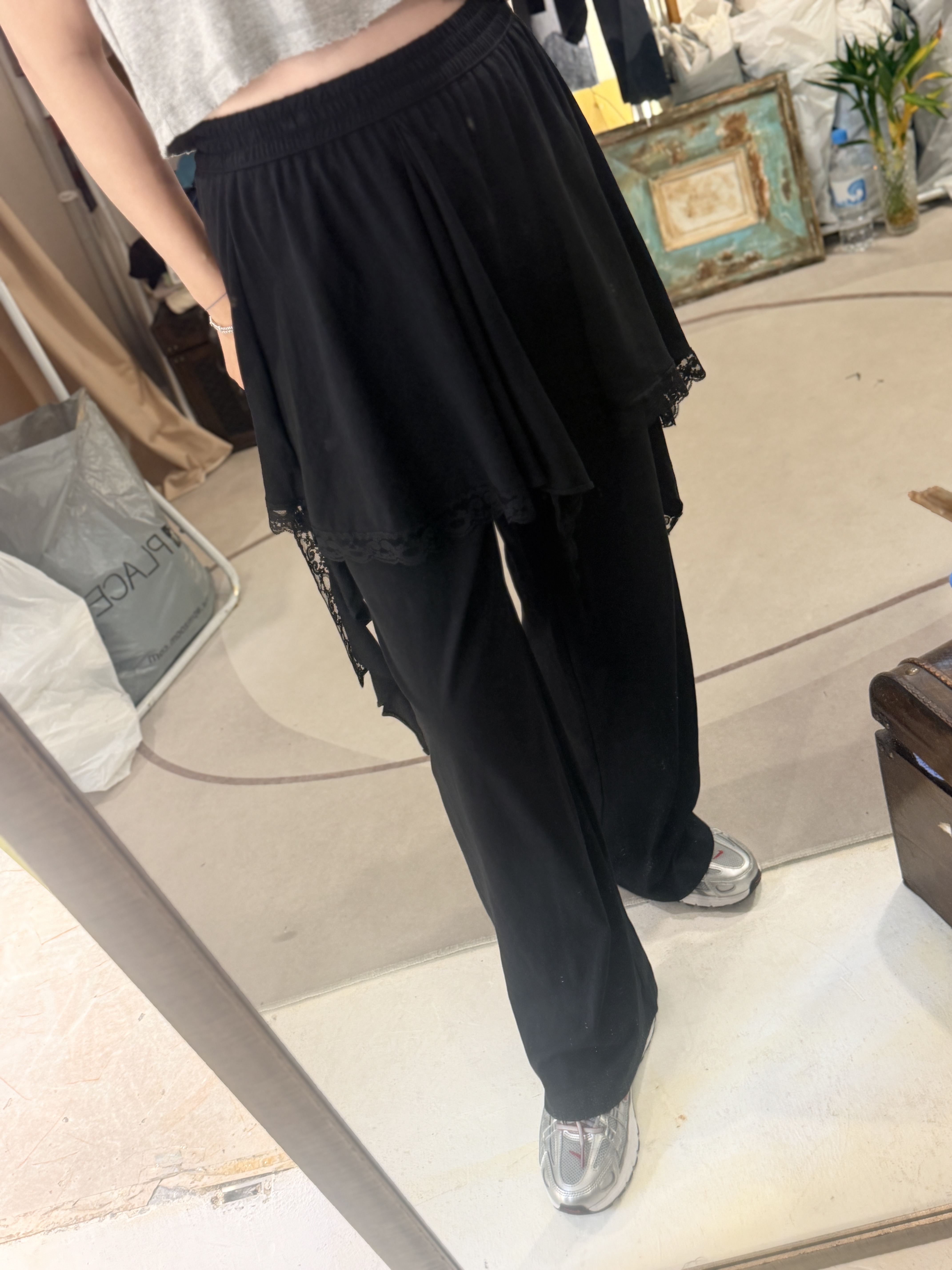 Sport pants w/ details skirt 