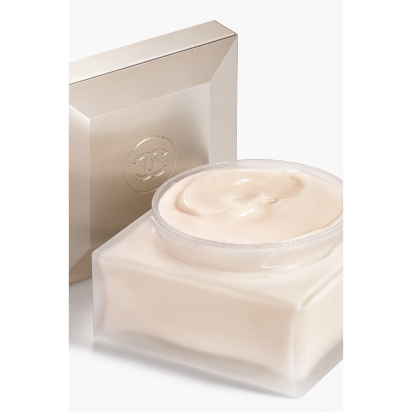 Chanel 香奈兒 Gabrielle Body Cream 嘉柏麗爾潤肤霜 150g 玻璃罐正裝 - 滋潤身體乳霜