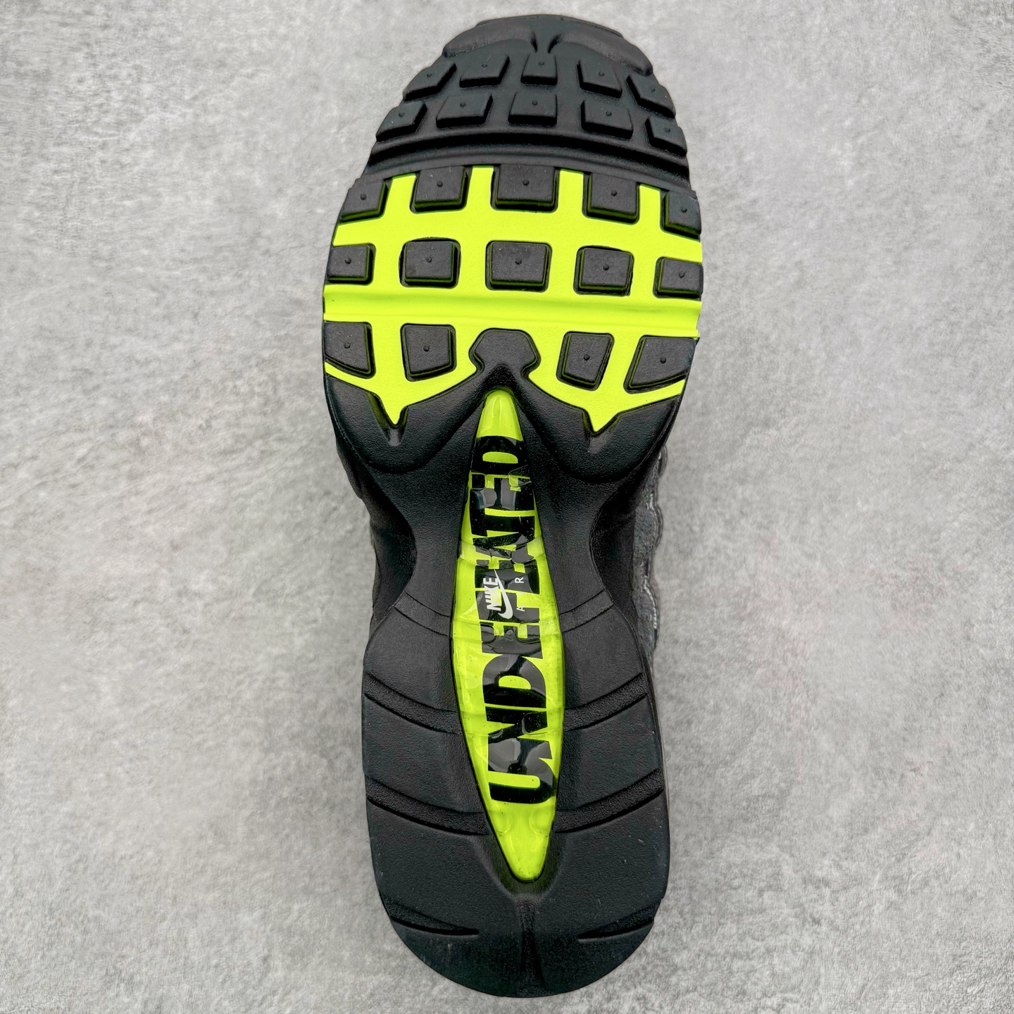 UNDEFEATED x Nike Air Max 95 SP IB4523-004