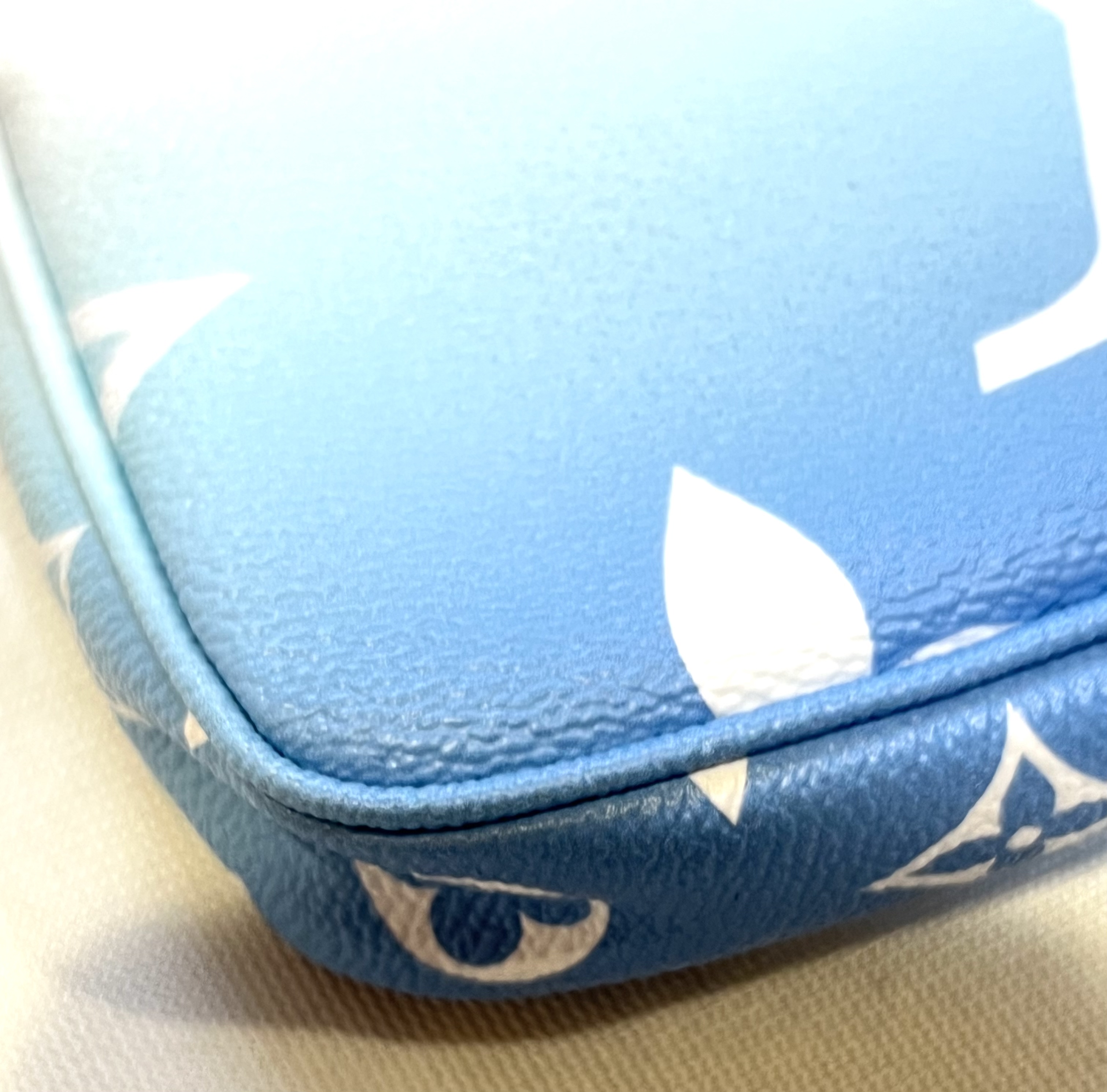 Pre-Owned Louis Vuitton Multi Pochette / Product Code: 26041112